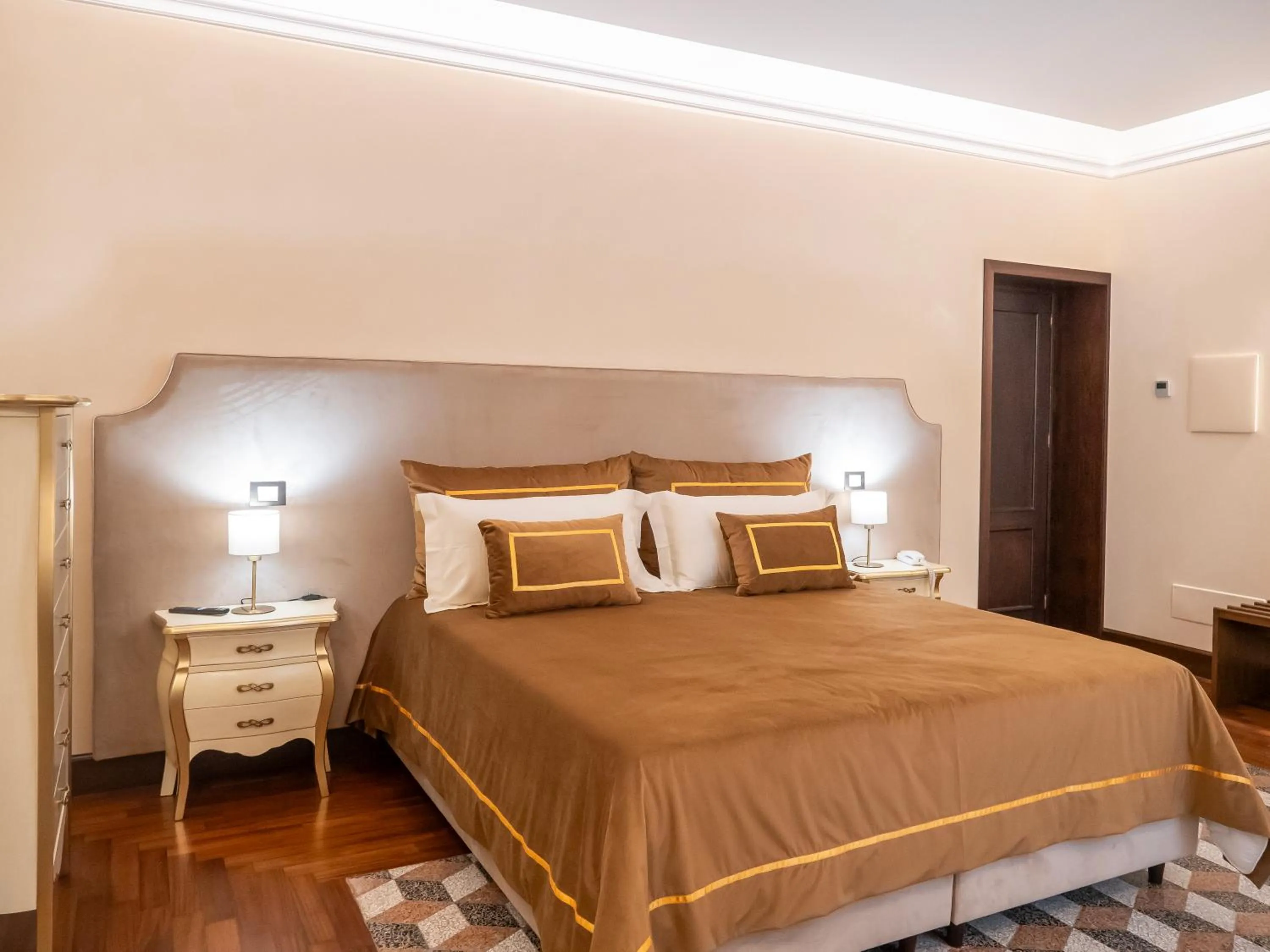 Bed in Villa Alliata di Pietratagliata