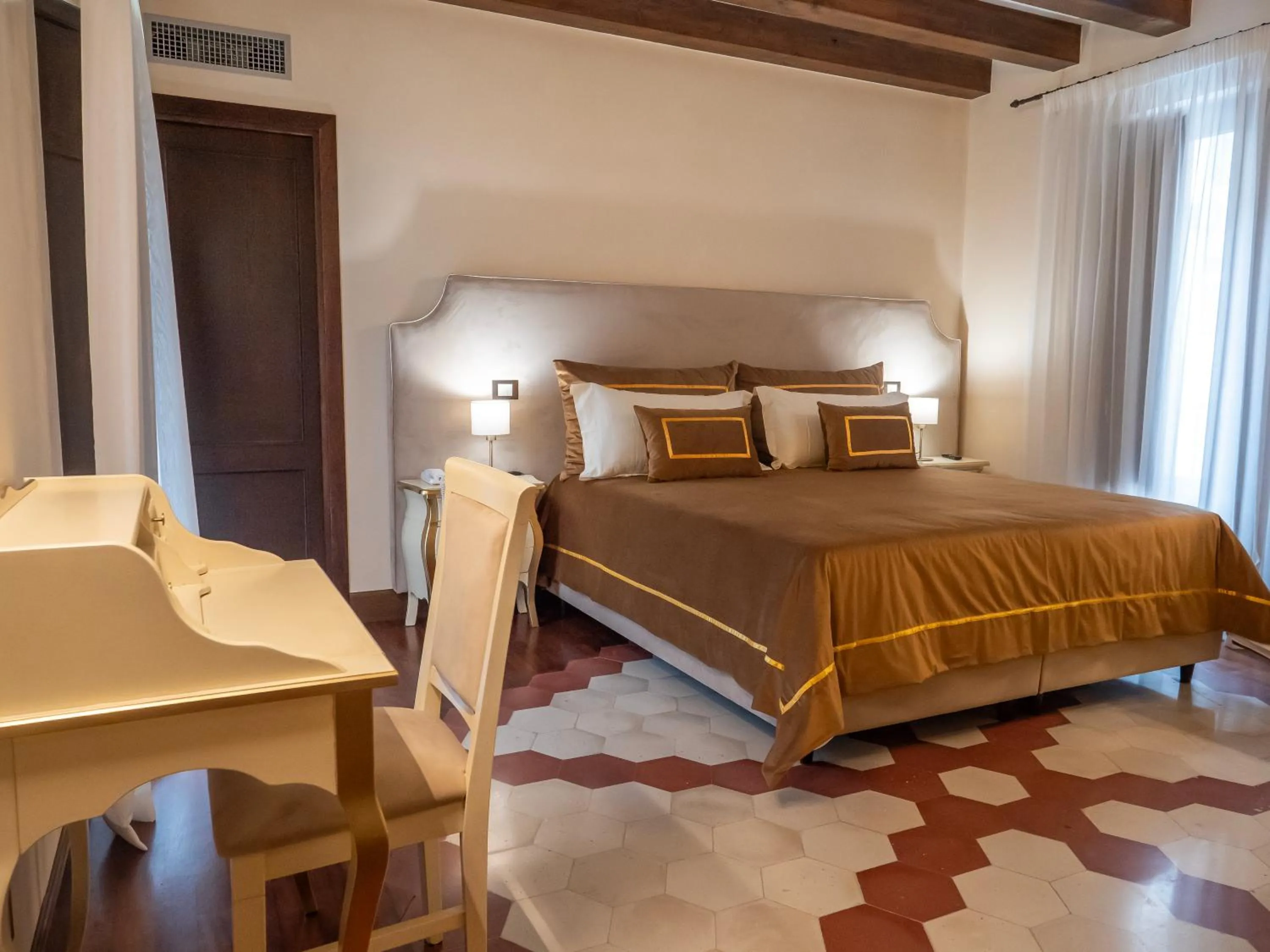Bed in Villa Alliata di Pietratagliata
