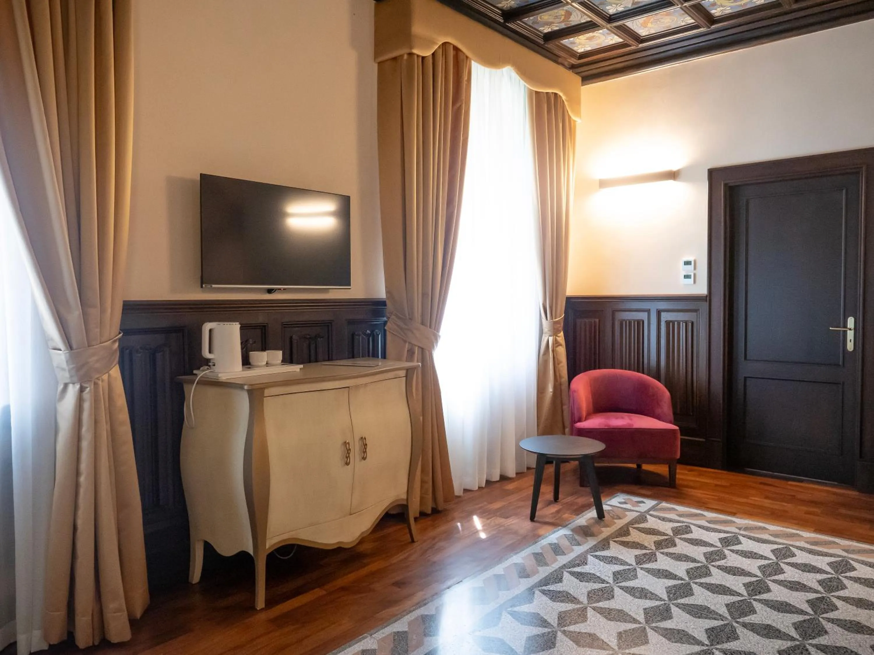 TV and multimedia in Villa Alliata di Pietratagliata