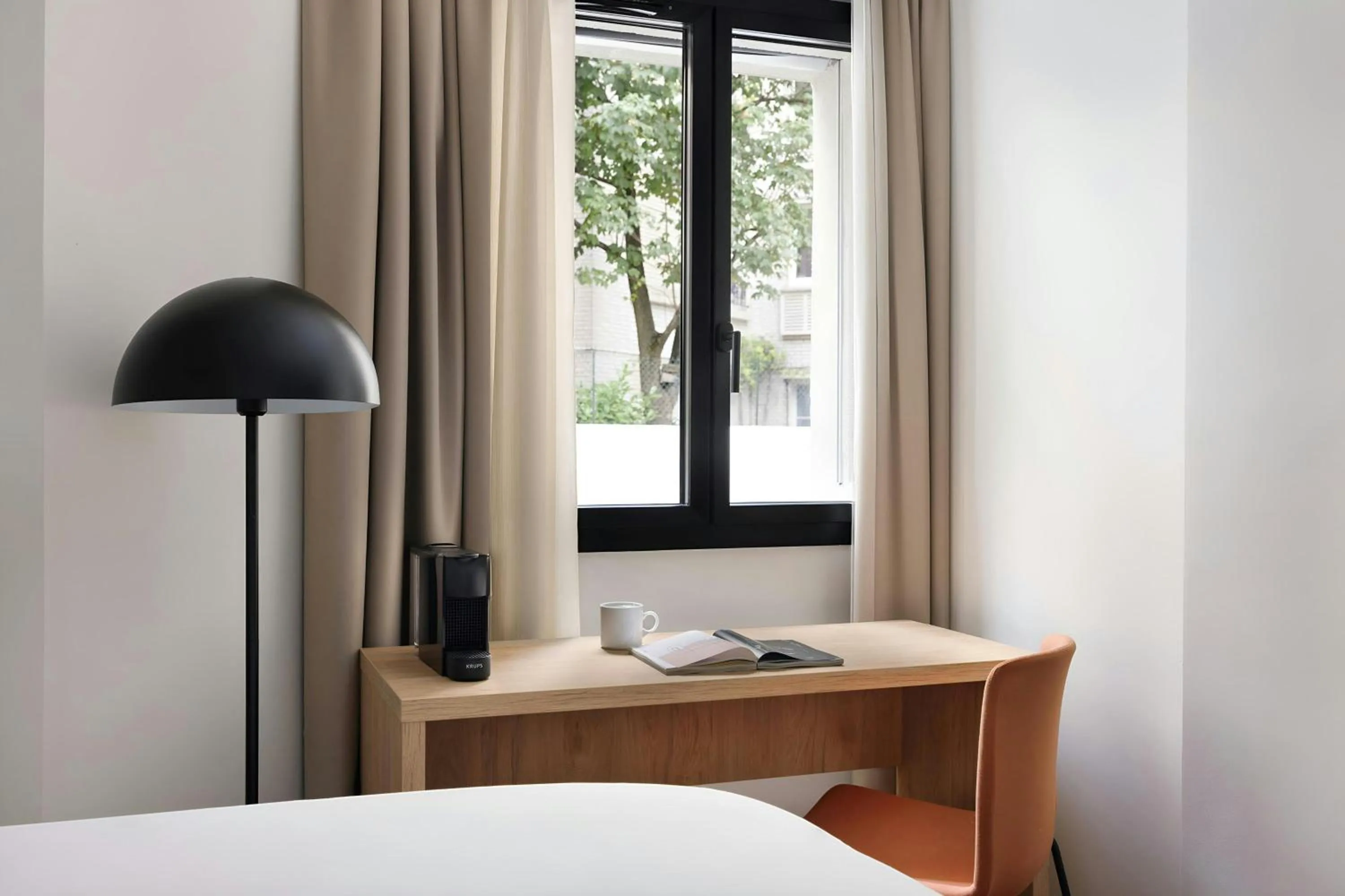 Bedroom, Bed in Yvette Hotel Porte de Versailles, Sonder by Marriott Bonvoy