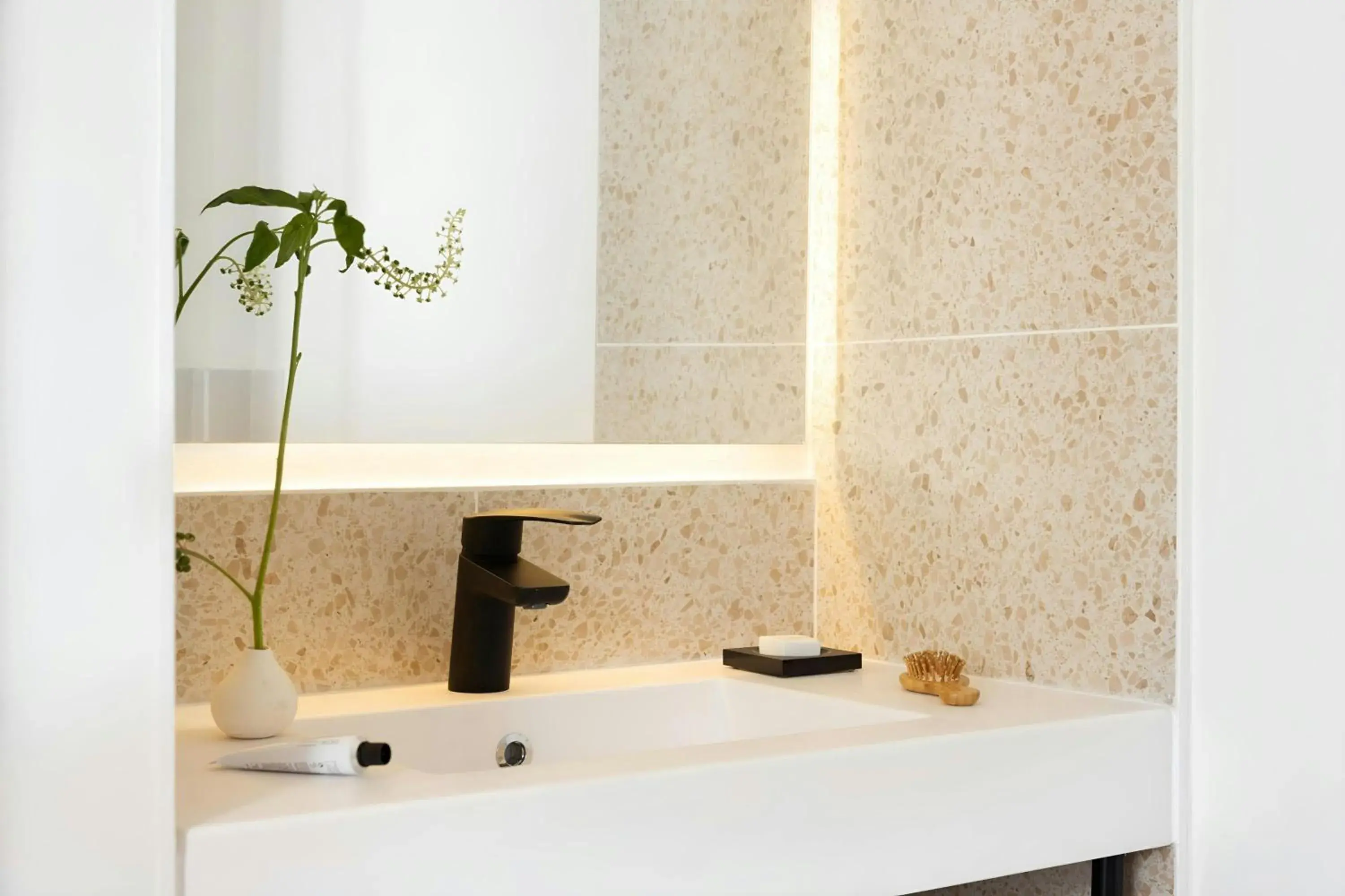 Queen Room in Yvette Hotel Porte de Versailles, Sonder by Marriott Bonvoy Queen Room in Yvette Hotel Porte de Versailles, Sonder by Marriott Bonvoy