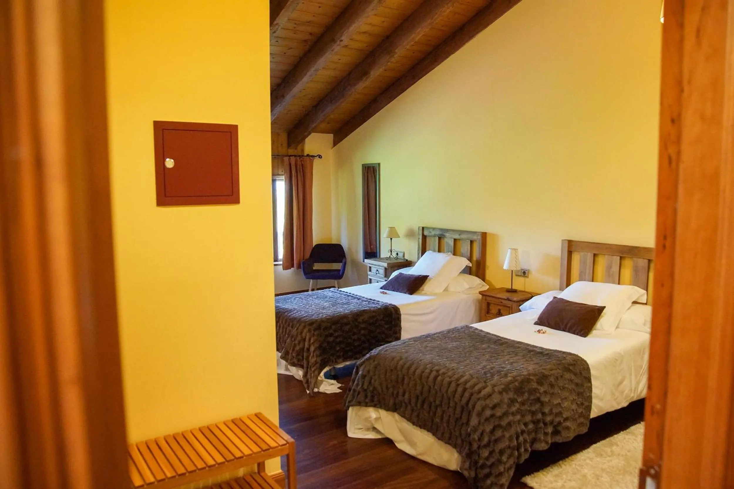 Photo of the whole room, Bed in Usategieta