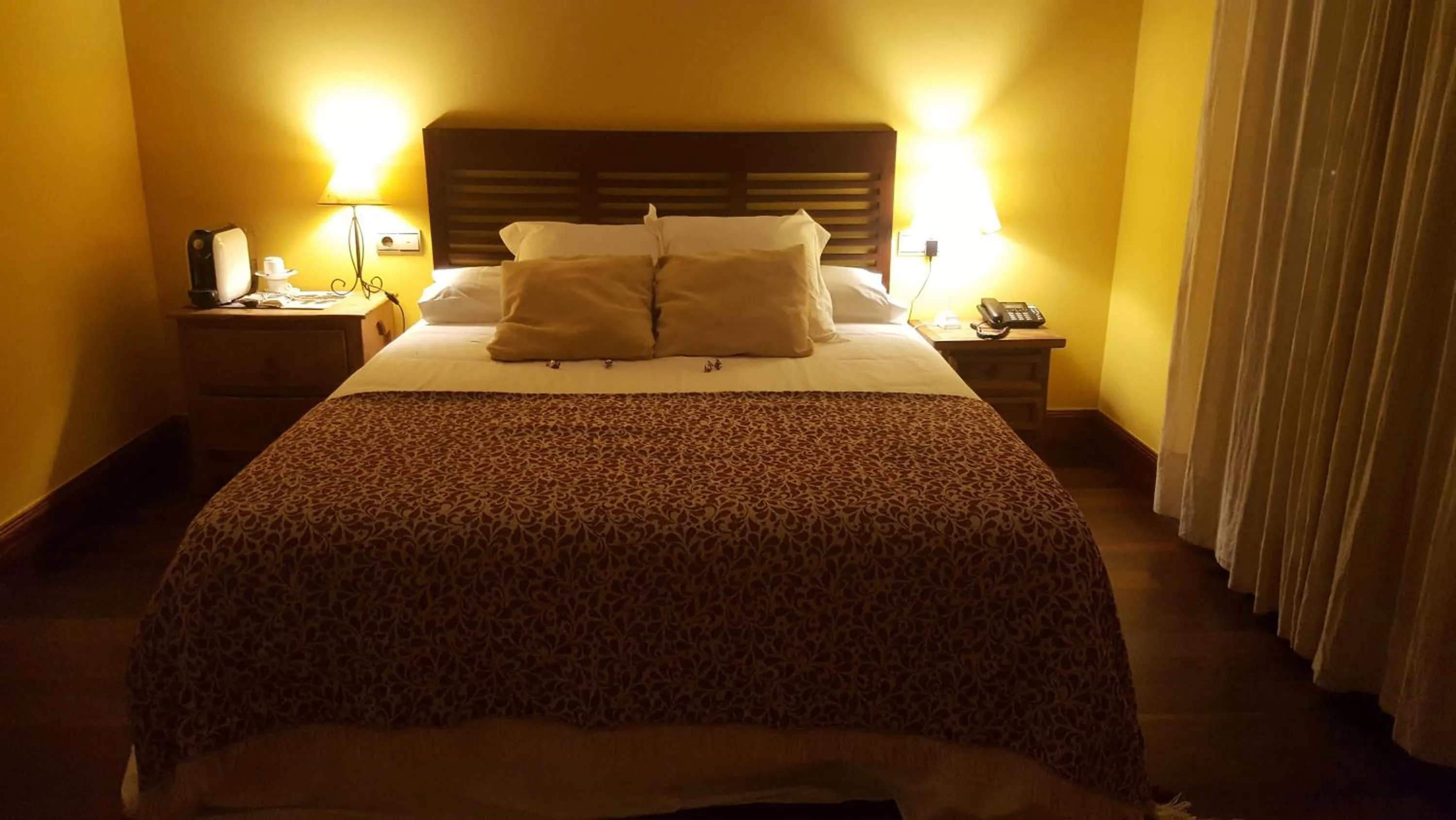 Photo of the whole room, Bed in Usategieta