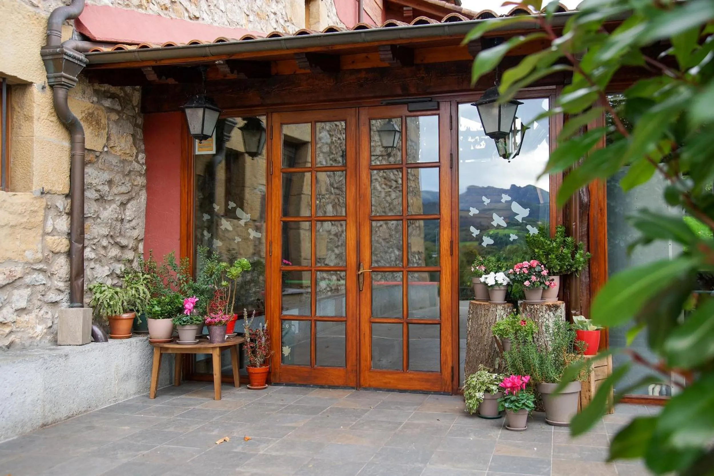 Restaurant/places to eat in Usategieta