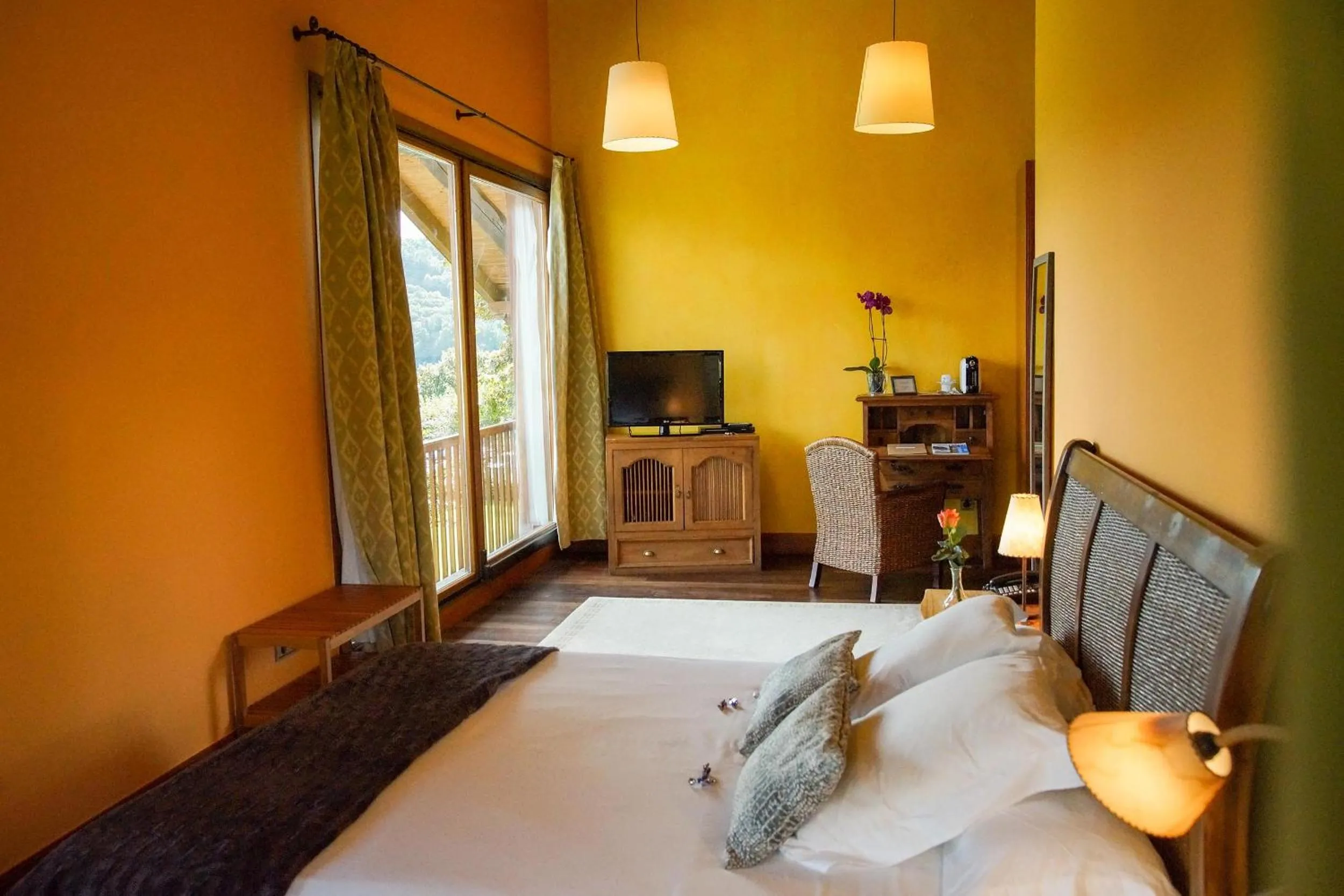 Photo of the whole room, Bed in Usategieta