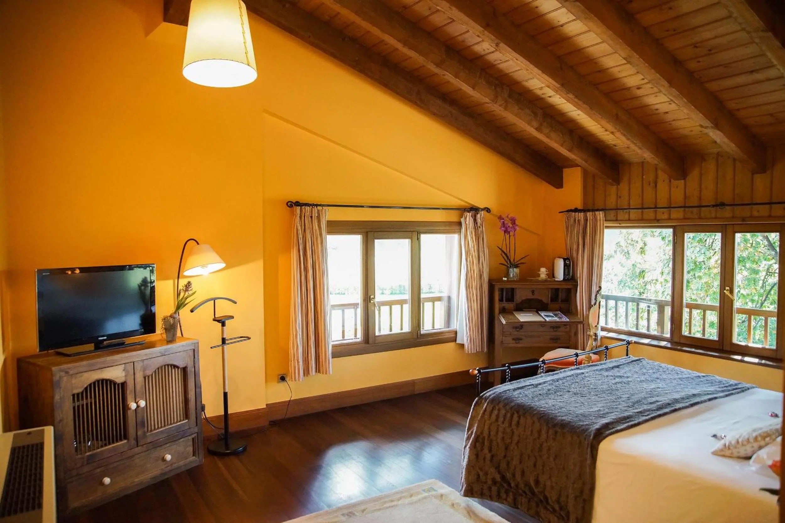 Photo of the whole room, Bed in Usategieta