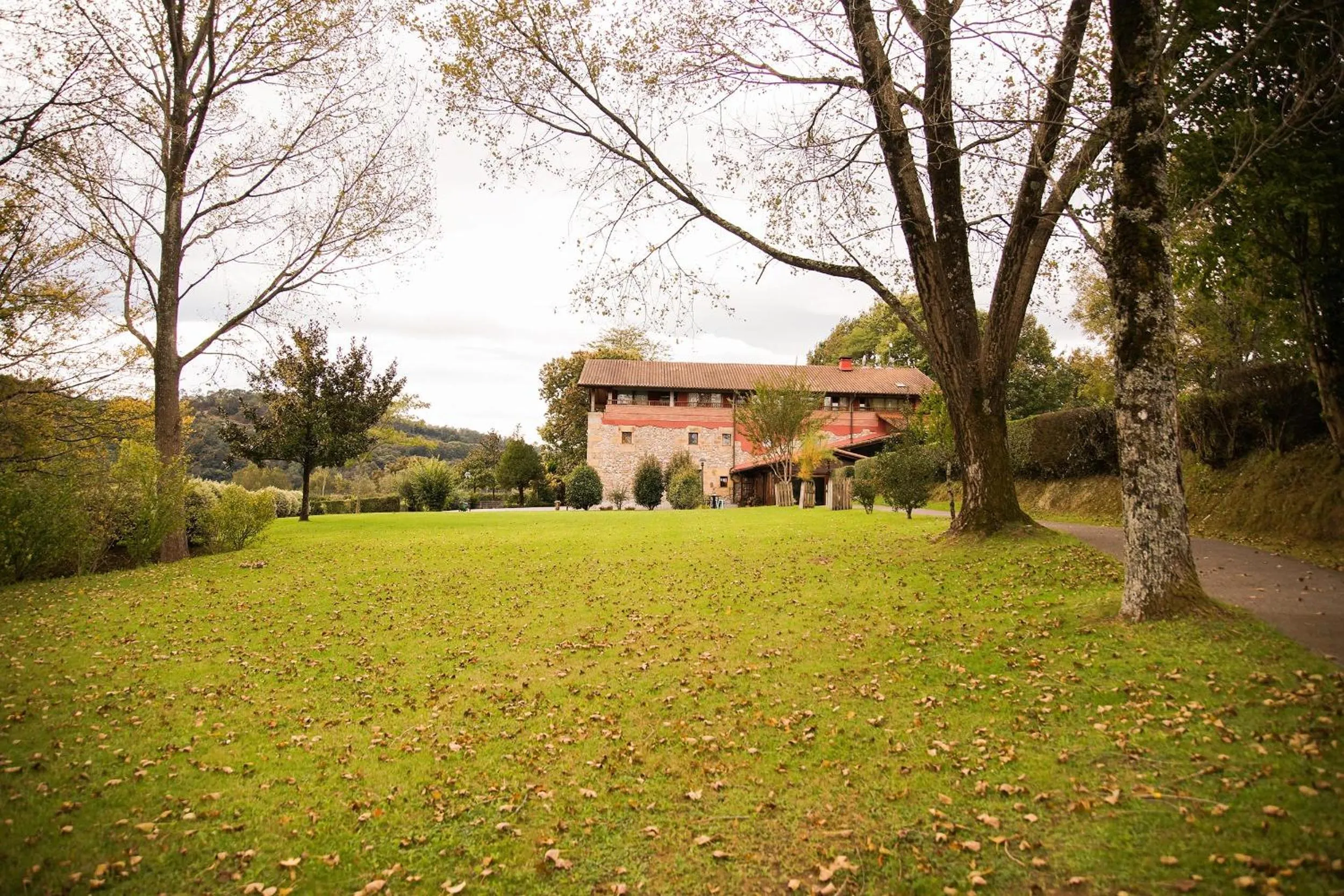 Property building in Usategieta