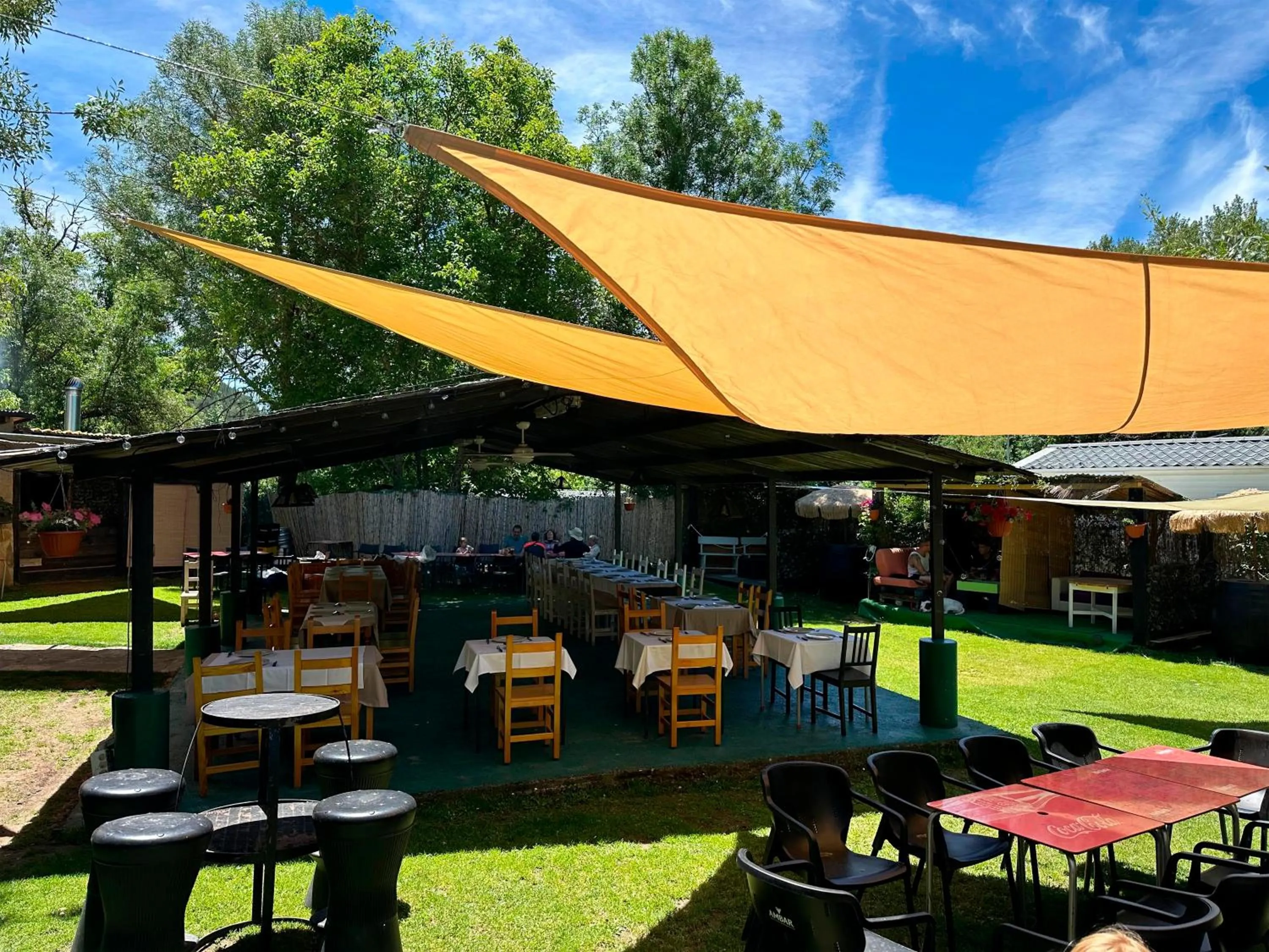 Restaurant/places to eat in SOLOPUENT Hotel Rural