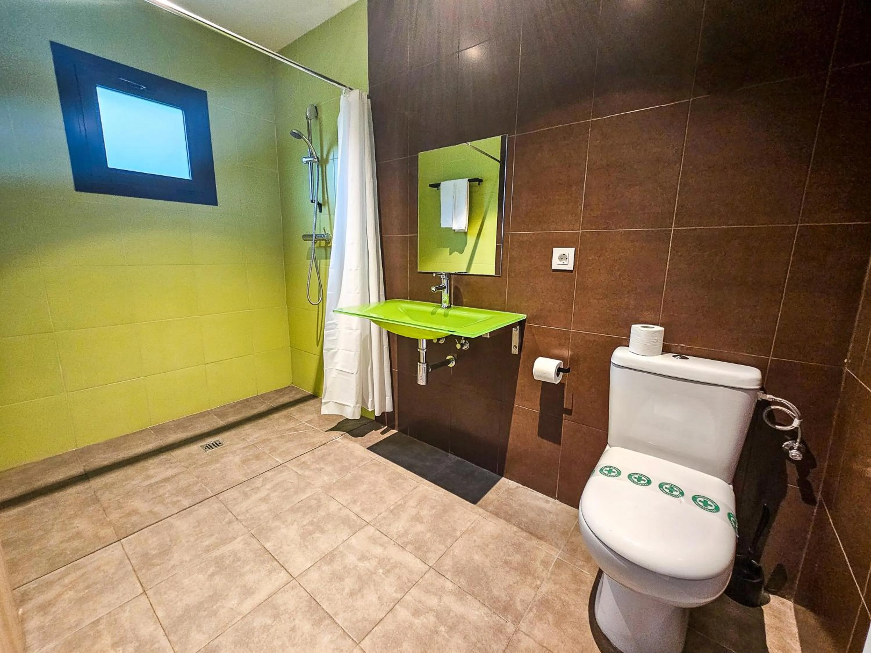 Shower in SOLOPUENT Hotel Rural