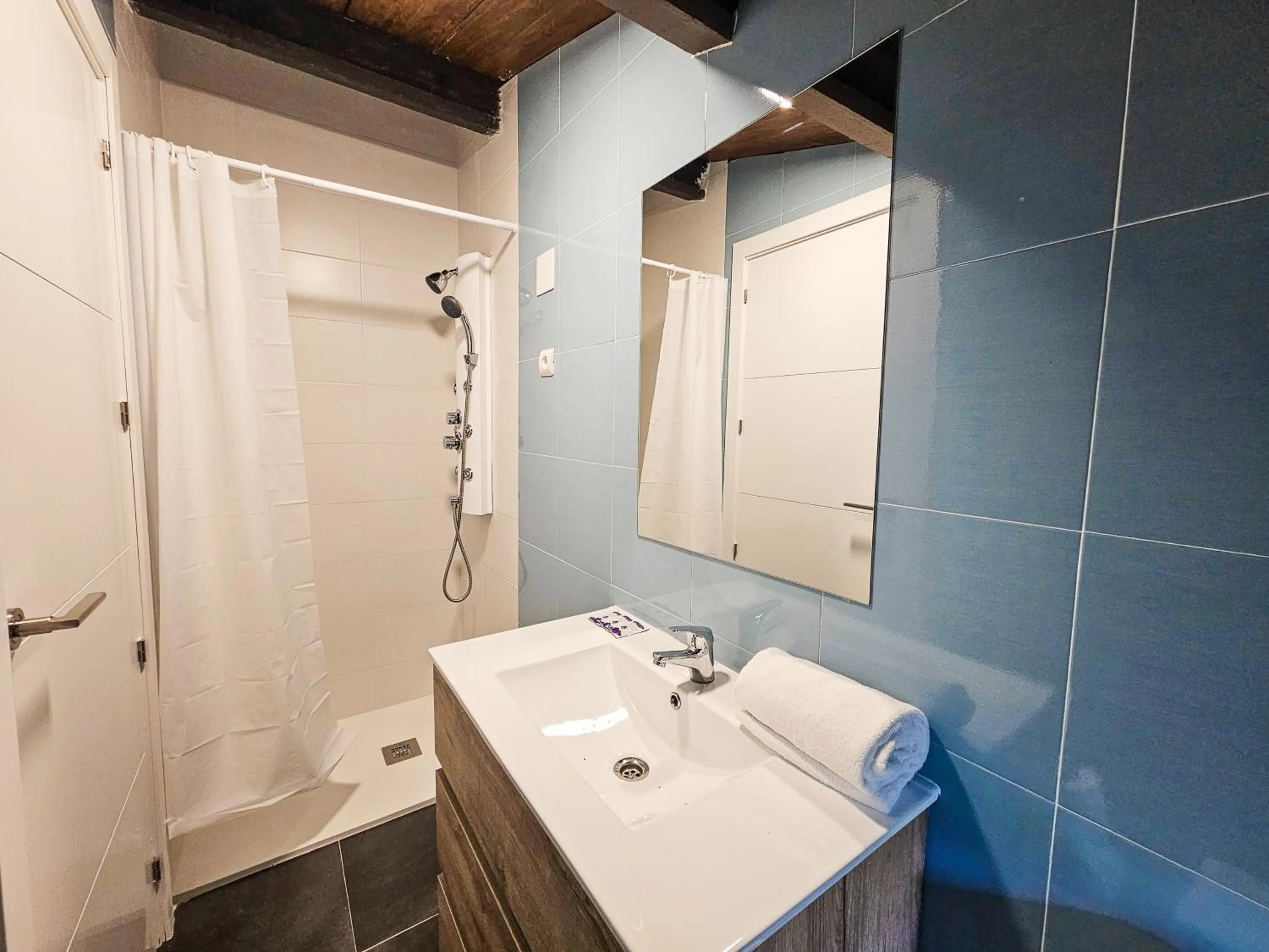 Toilet in SOLOPUENT Hotel Rural