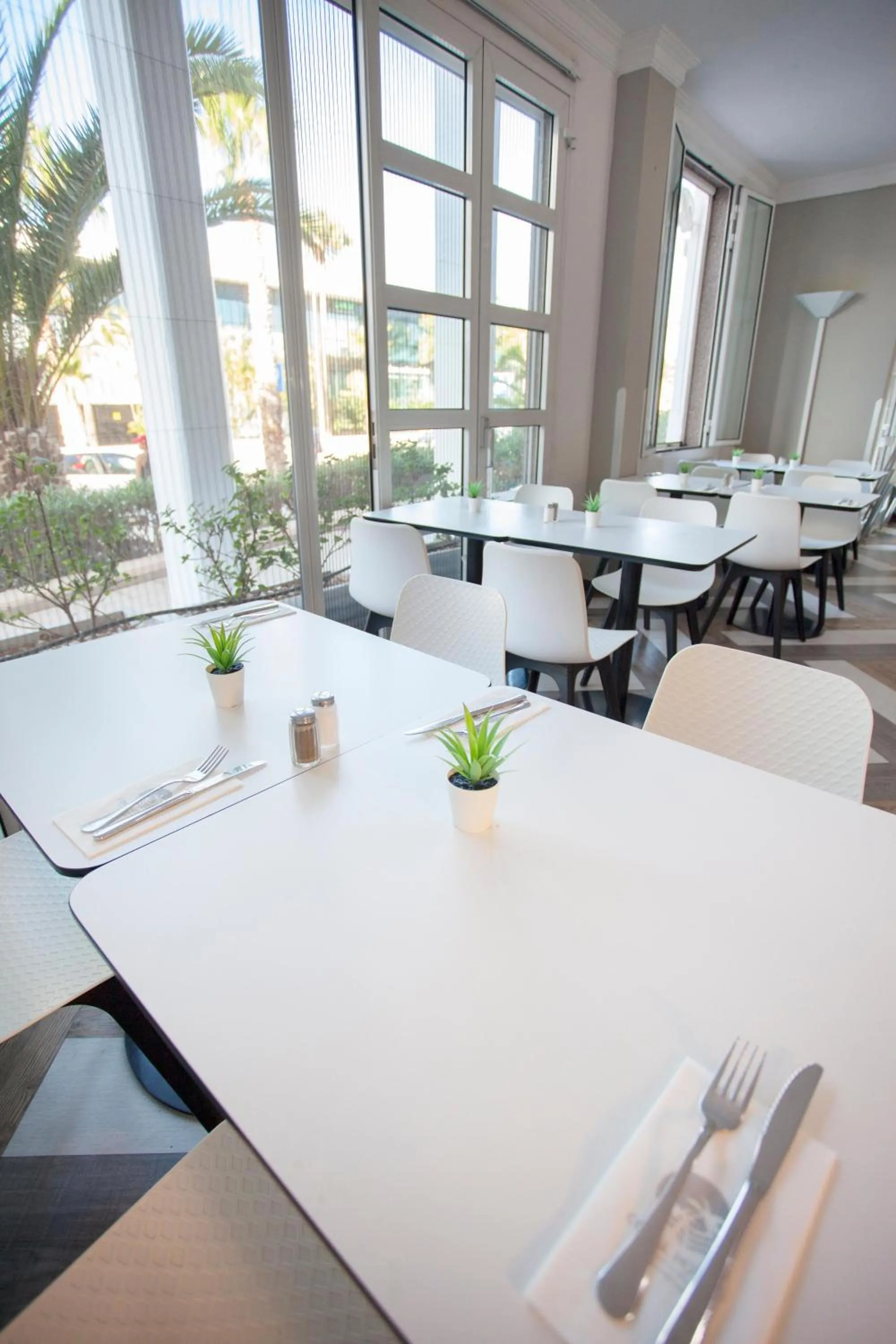 Restaurant/places to eat in Coral Compostela Beach Golf