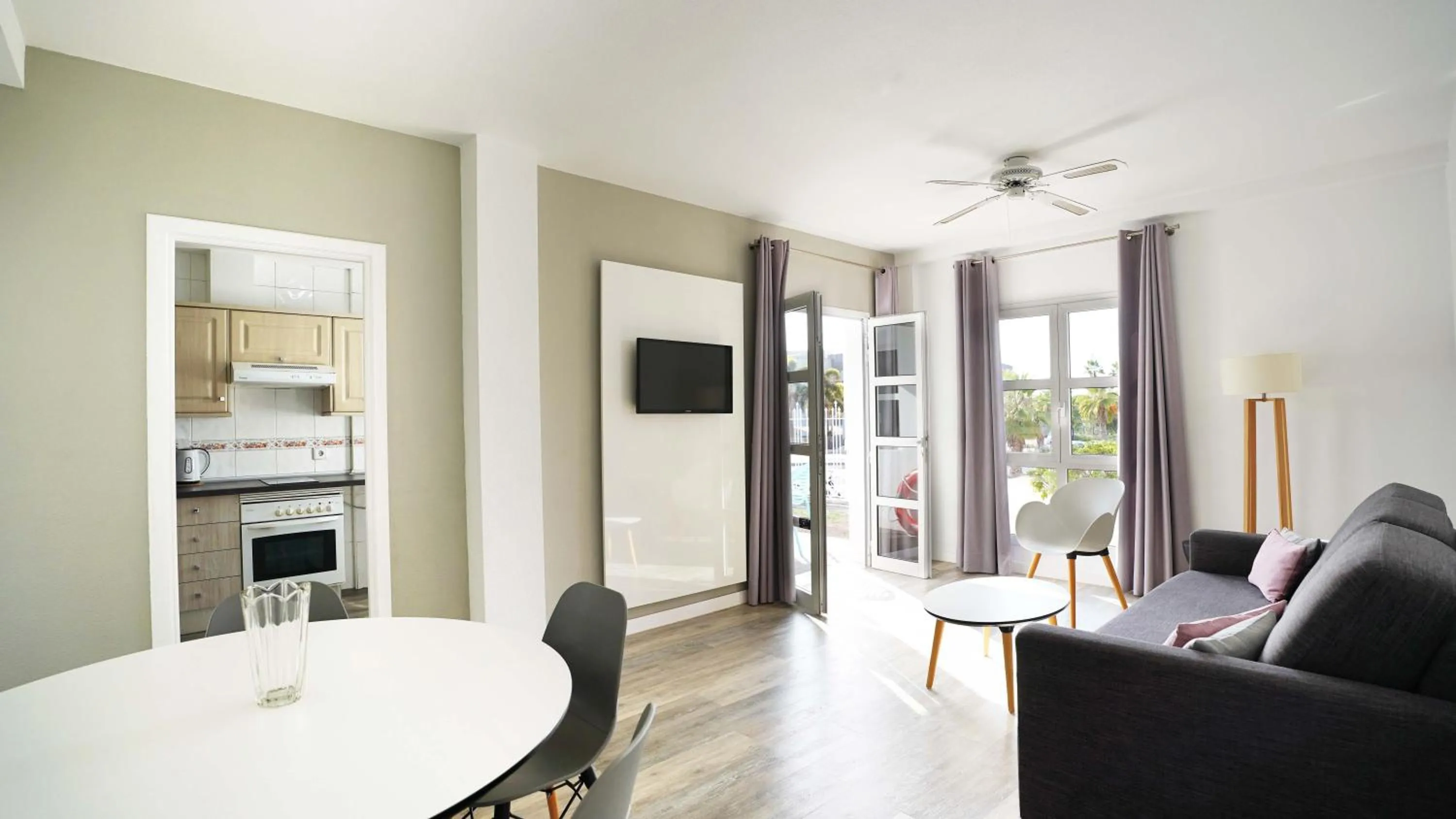 Photo of the whole room in Coral Compostela Beach Golf