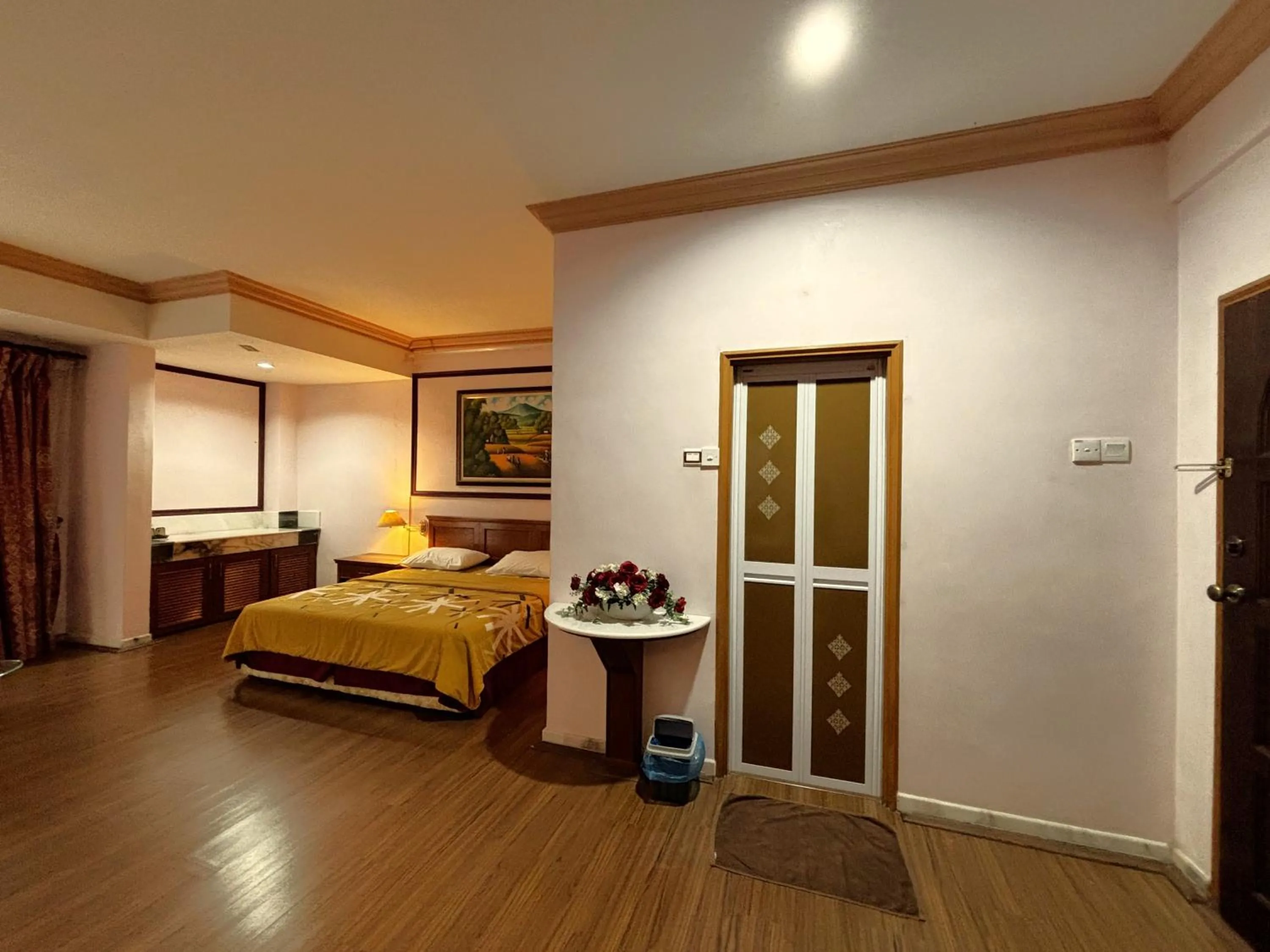 Bedroom, Bed in Cool Point Hotel