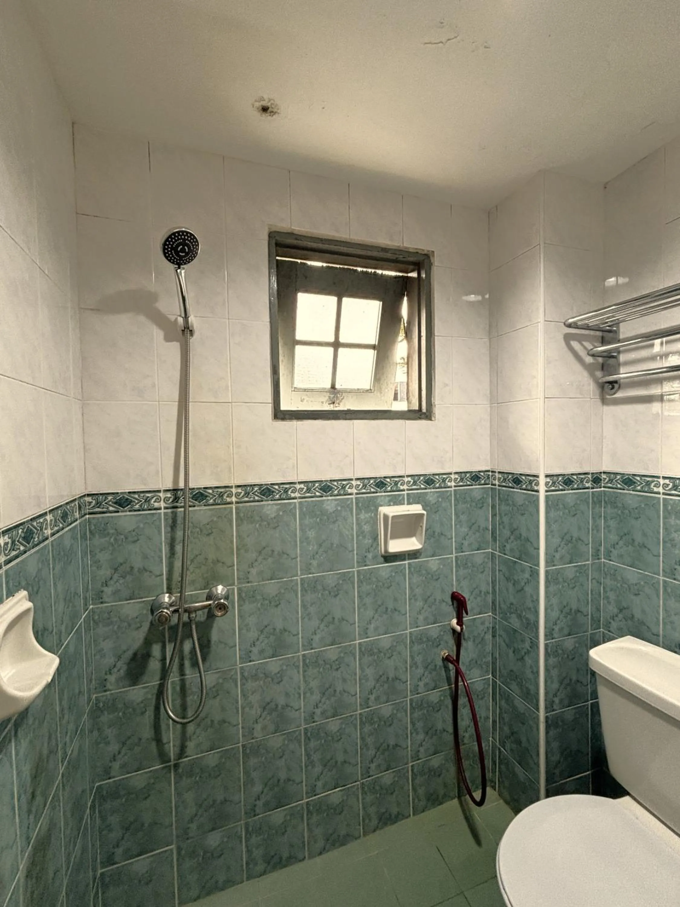 Toilet in Cool Point Hotel