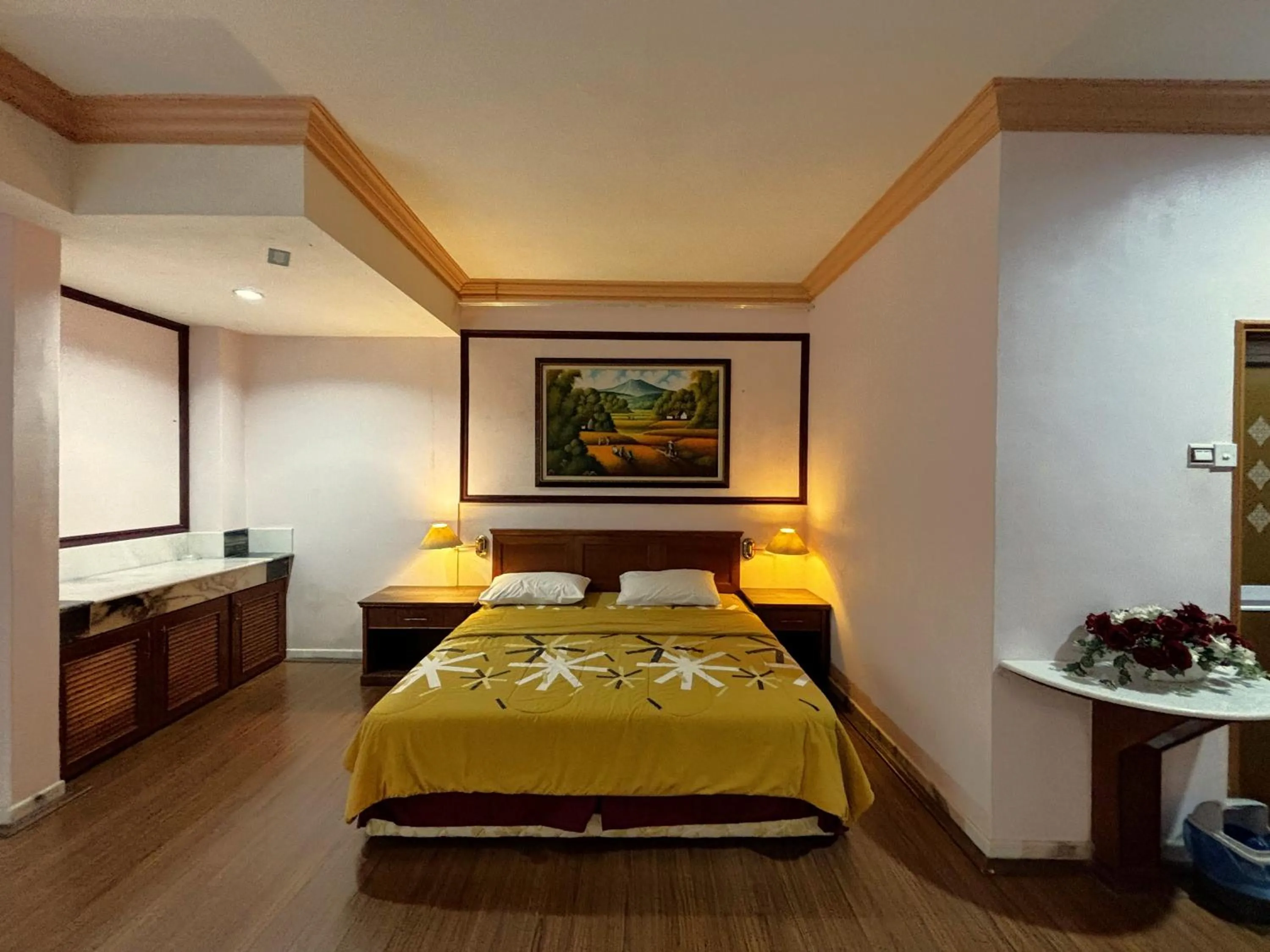 Bedroom, Bed in Cool Point Hotel