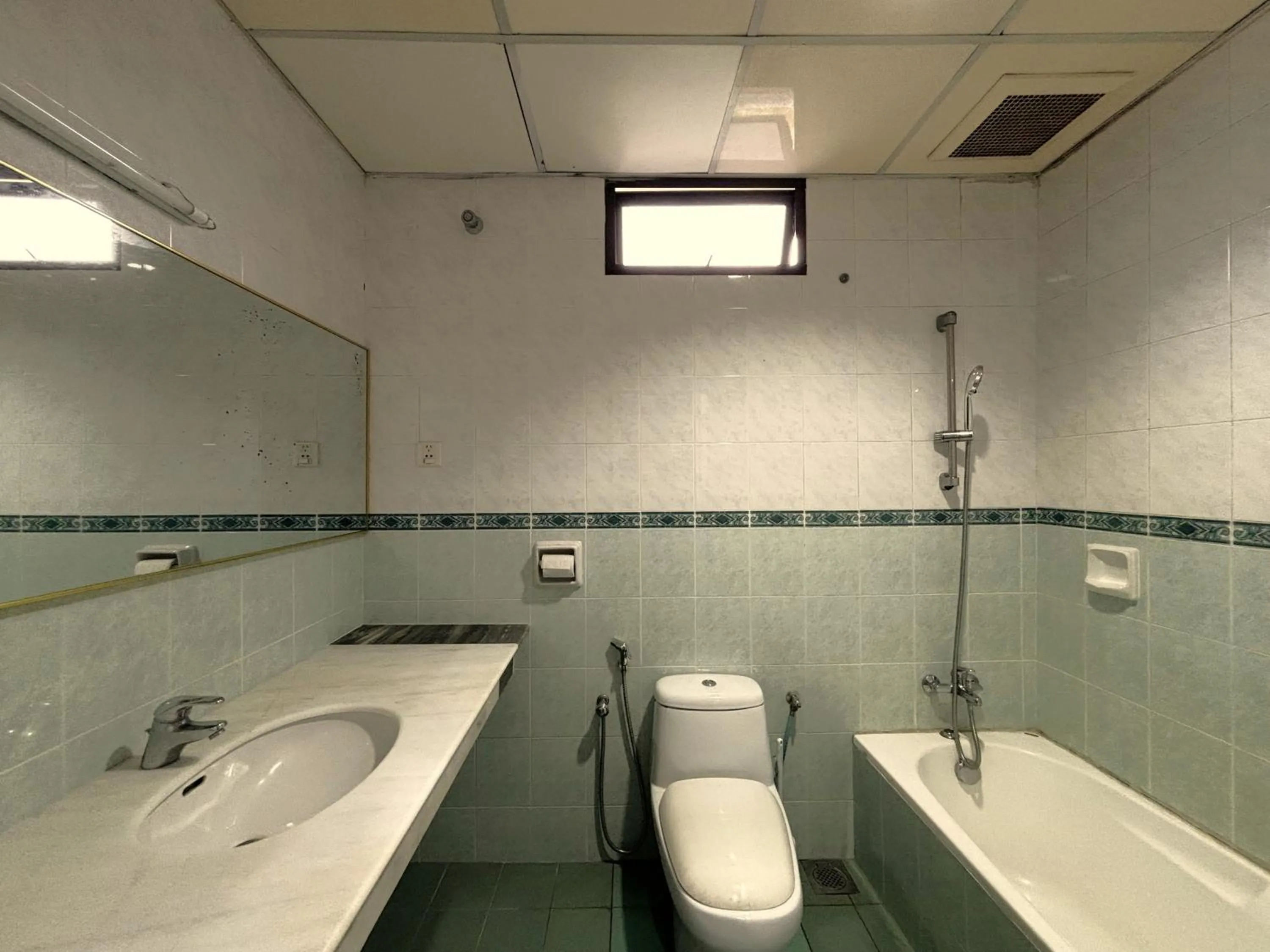 Toilet in Cool Point Hotel