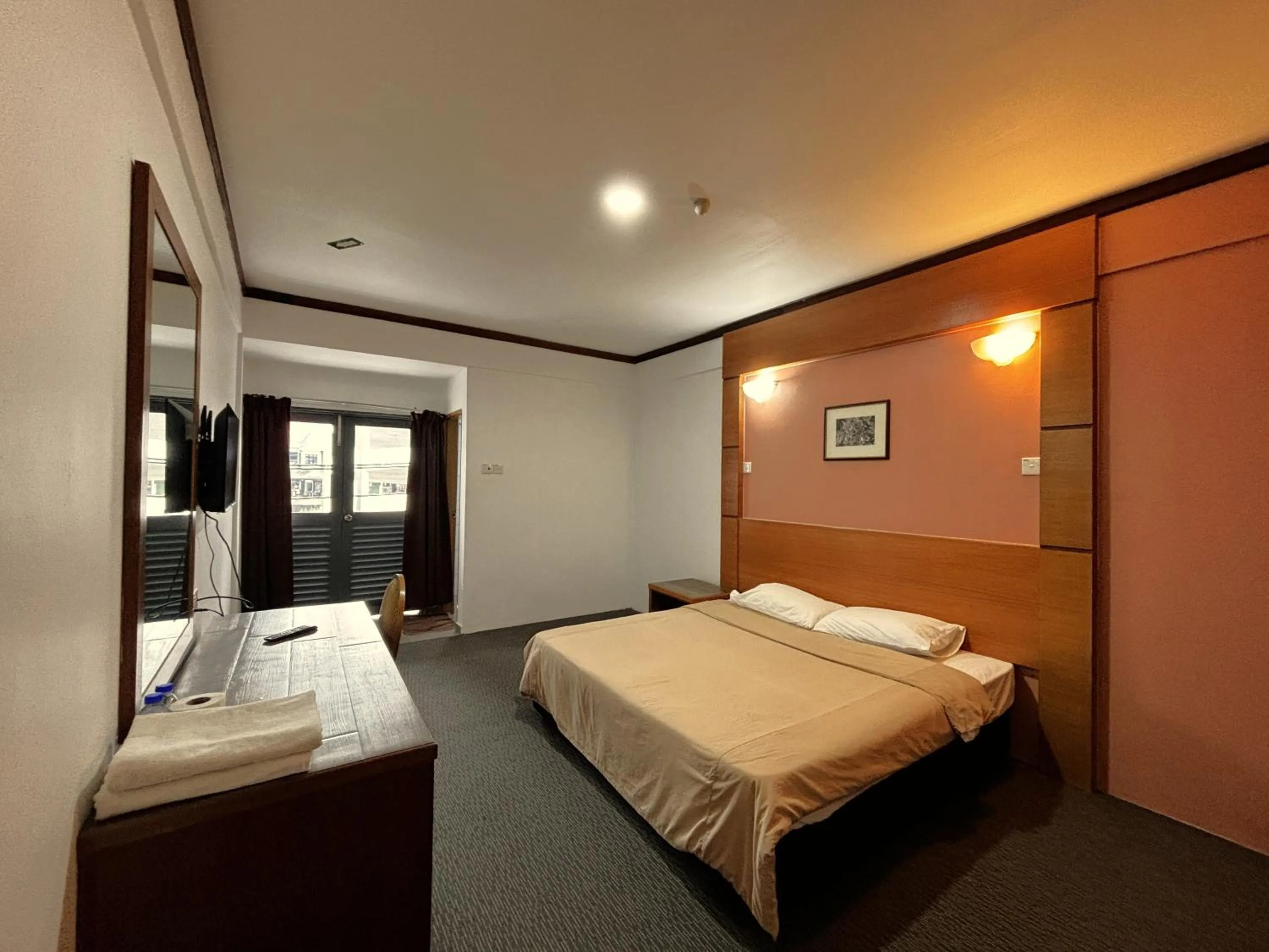 Bedroom, Bed in Cool Point Hotel