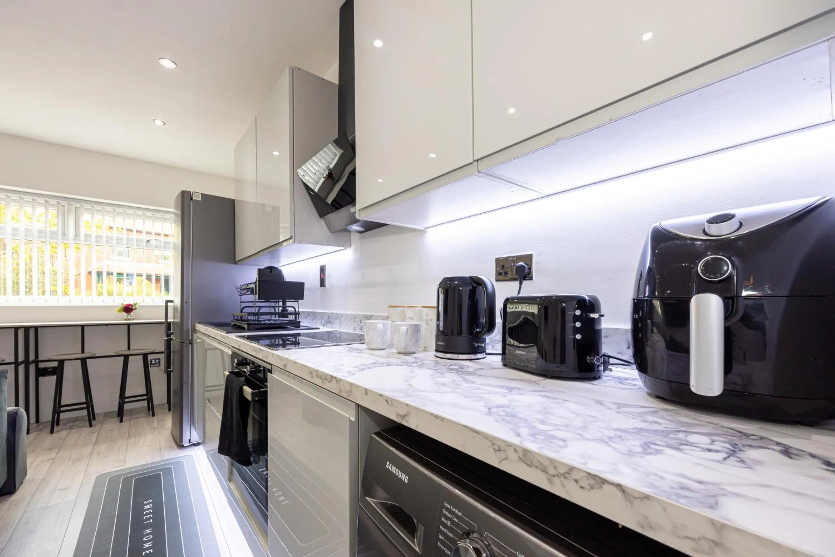 Kitchen or kitchenette in WestPoint Luxury Apartment