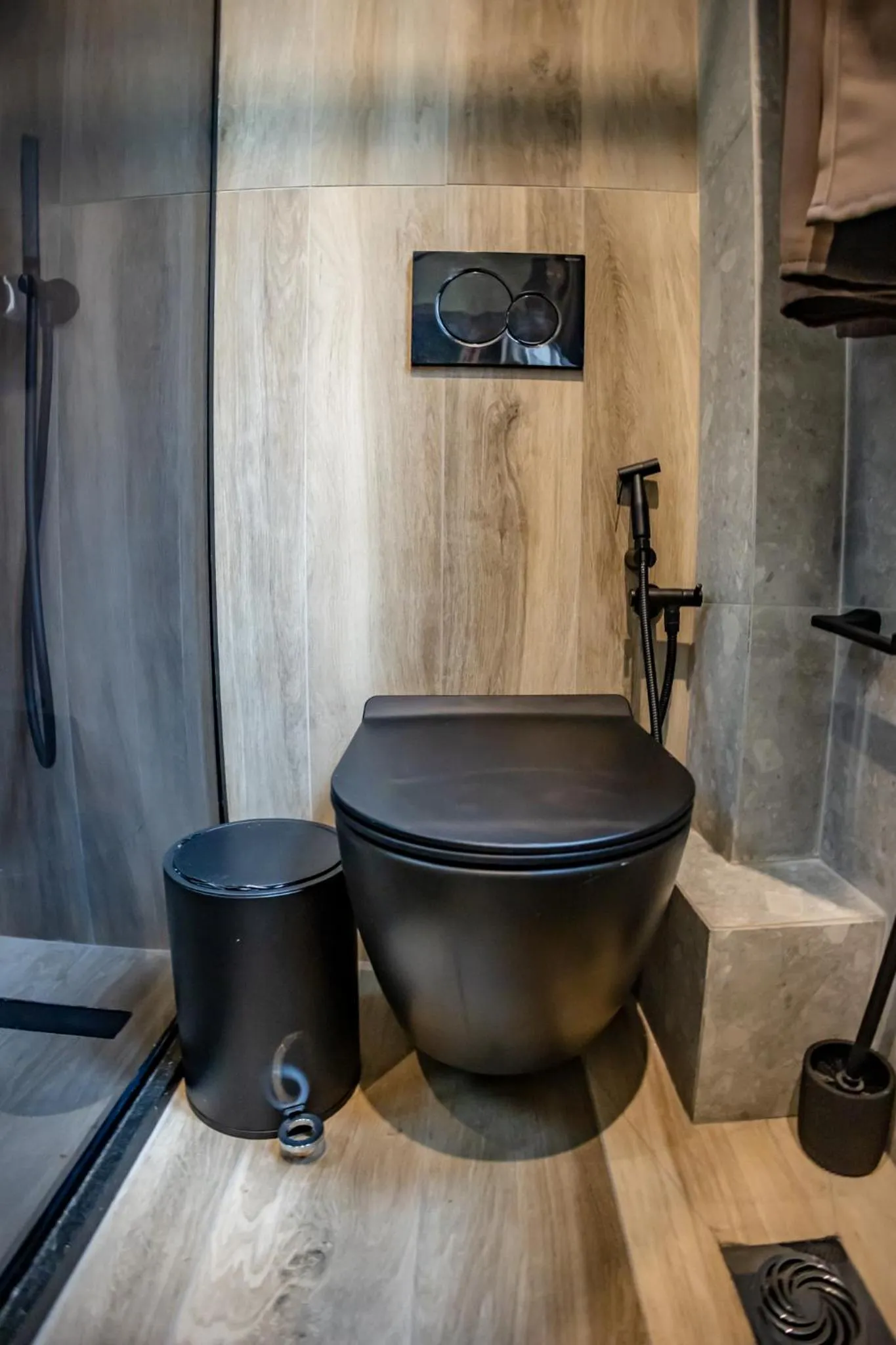 Toilet in Jenny's Home Acropolis