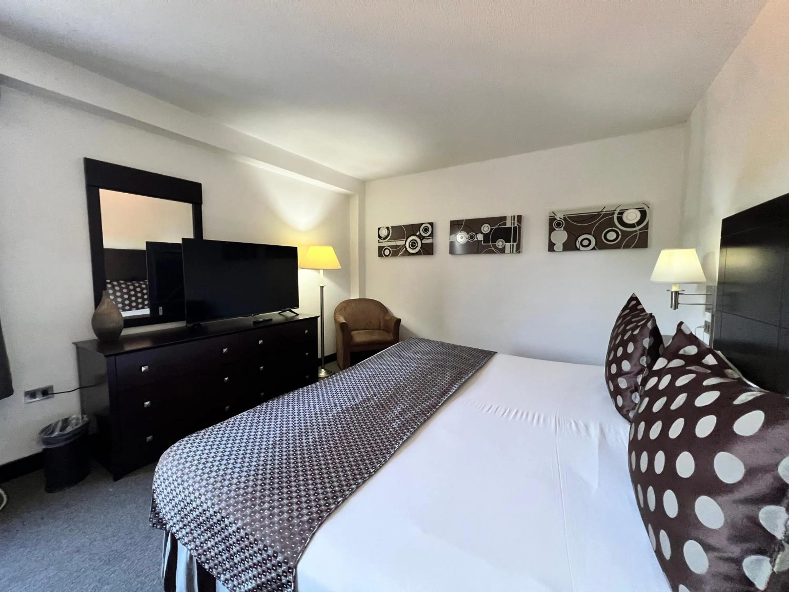 Bed in Hotel GH Guaparo Suites Valencia