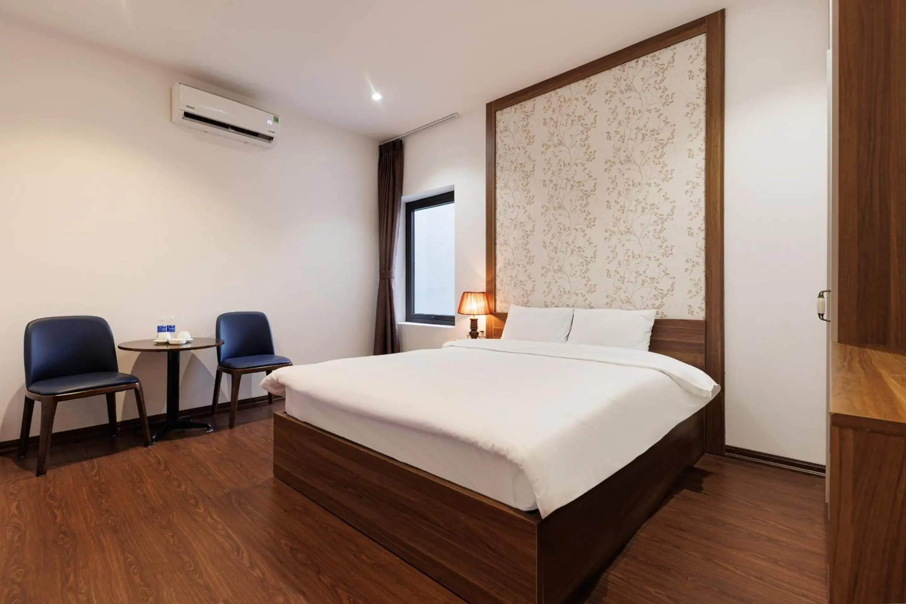 Superior Double Room in Collection O Le Grand Hanoi hotel - The Central Park Superior Double Room in Collection O Le Grand Hanoi hotel - The Central Park
