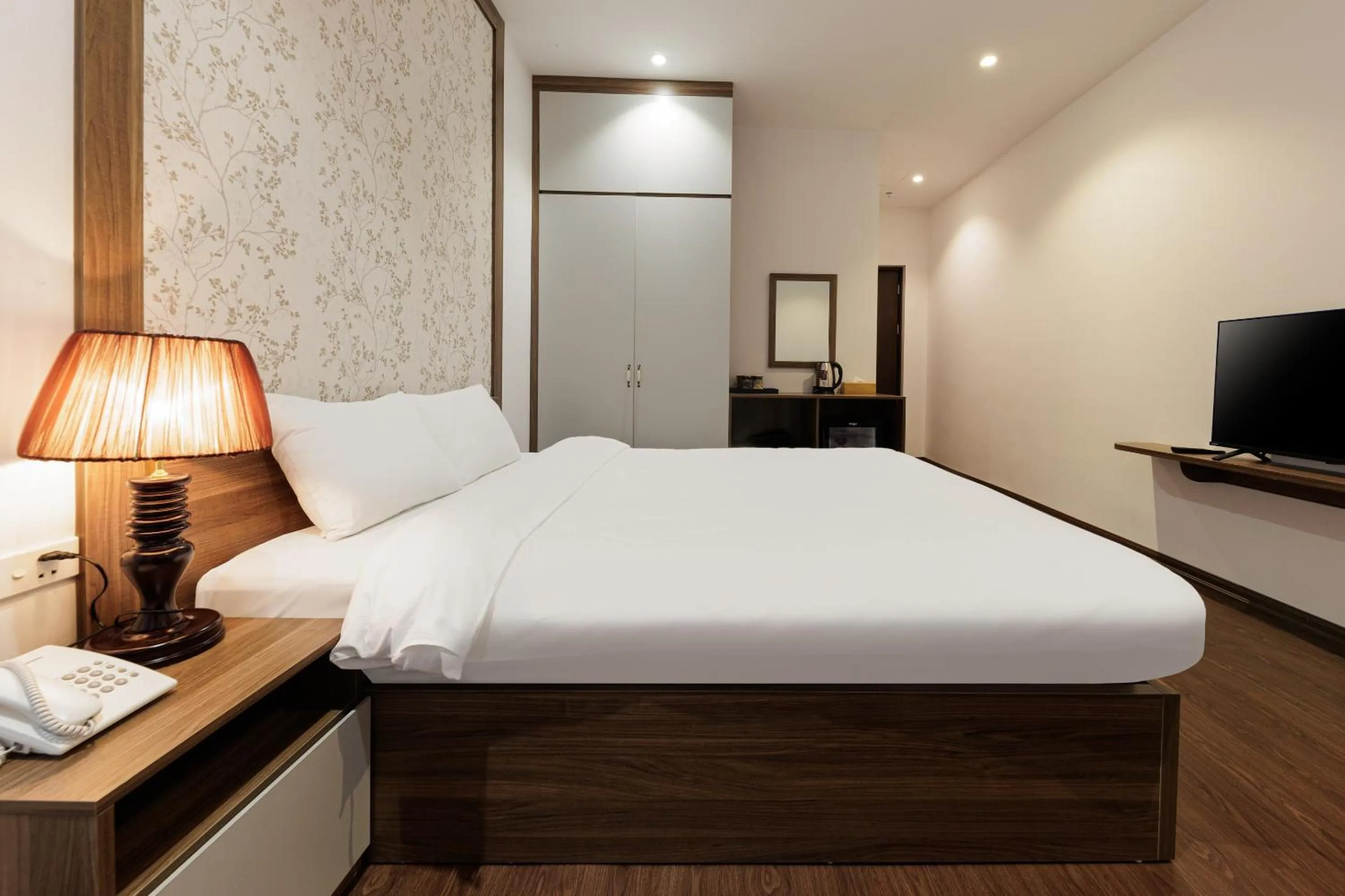 Bedroom, Bed in Collection O Le Grand Hanoi hotel – The Central Park