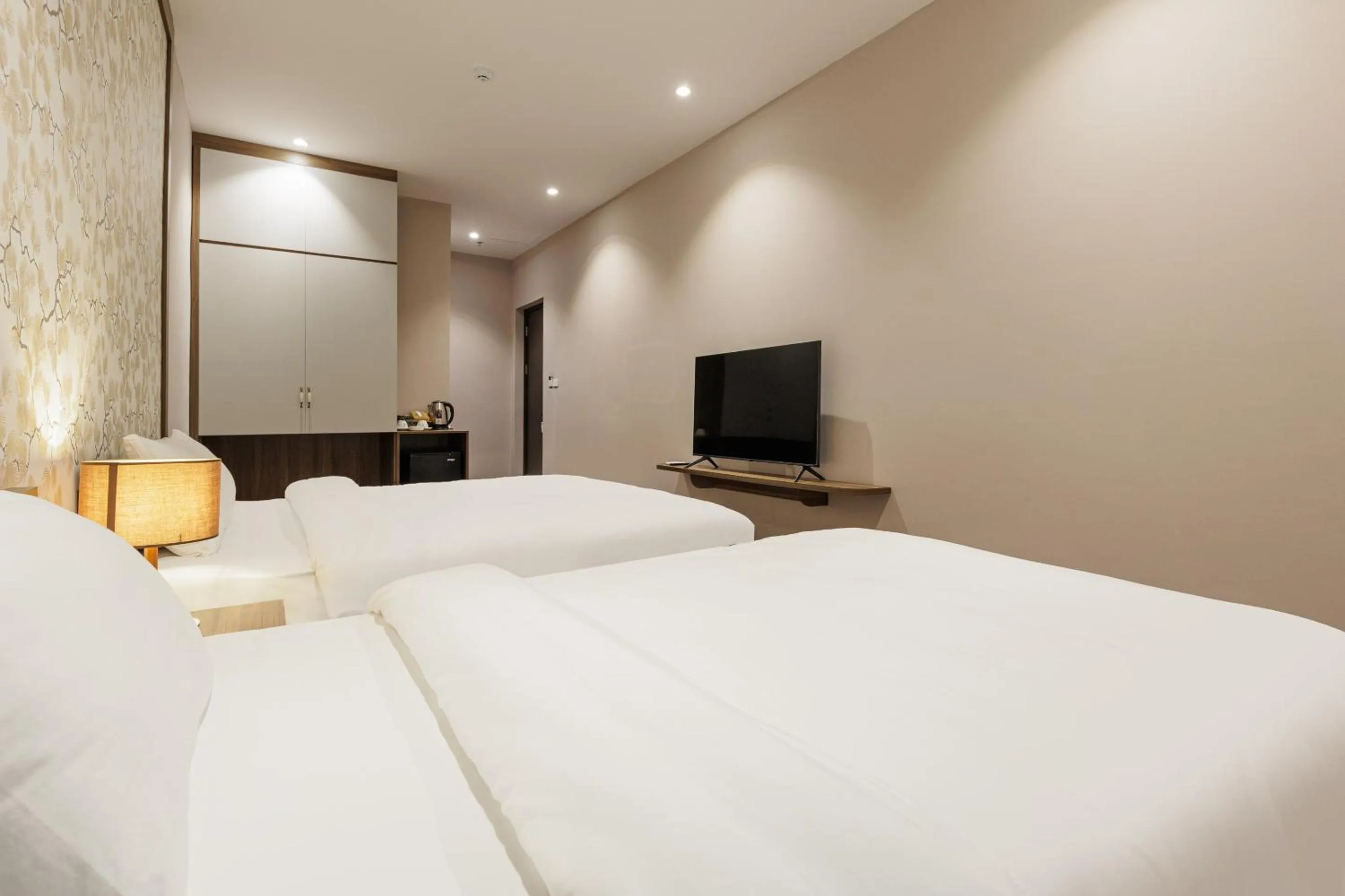 Bedroom, Bed in Collection O Le Grand Hanoi hotel – The Central Park