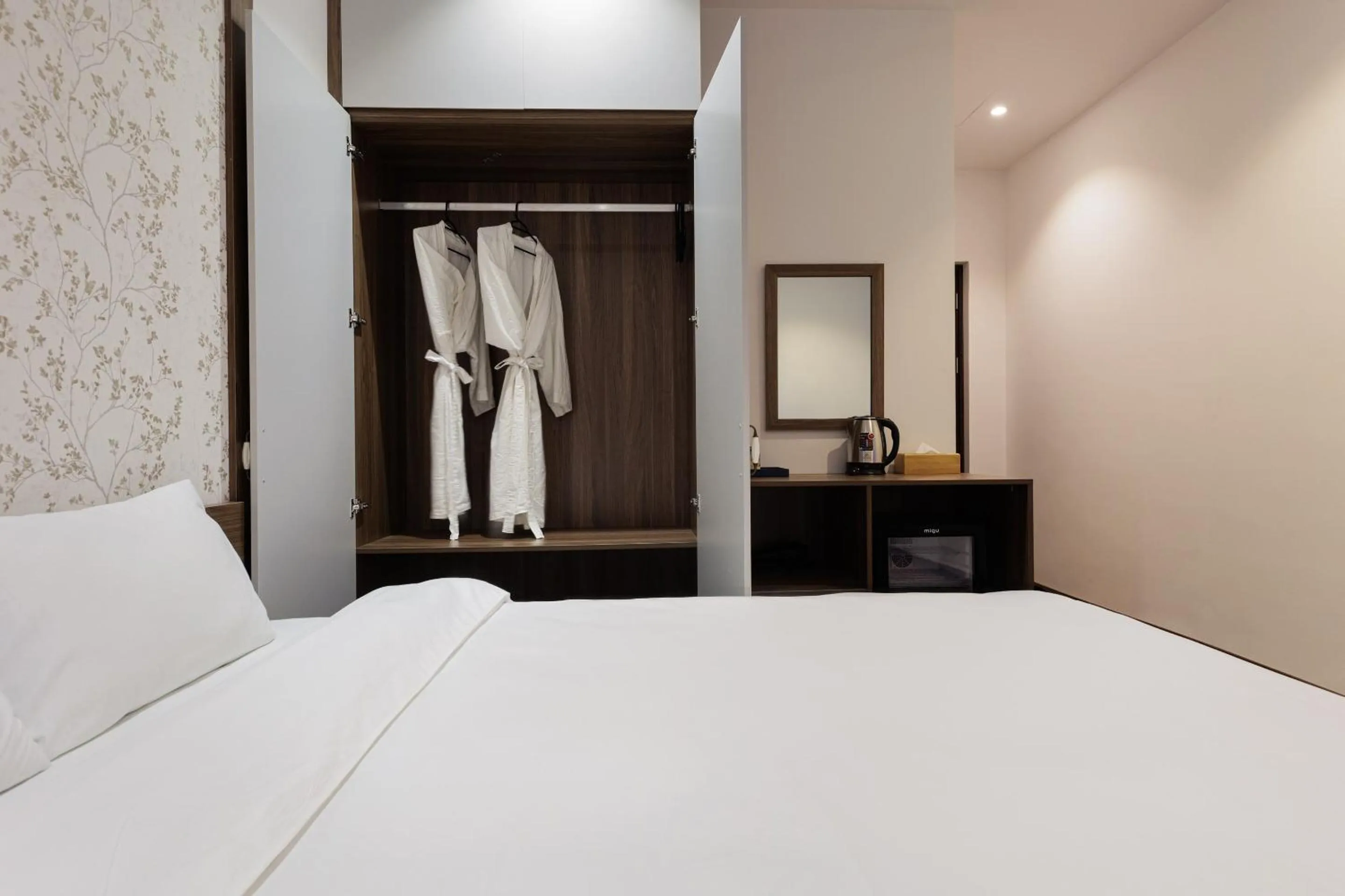 Bedroom, Bed in Collection O Le Grand Hanoi hotel – The Central Park