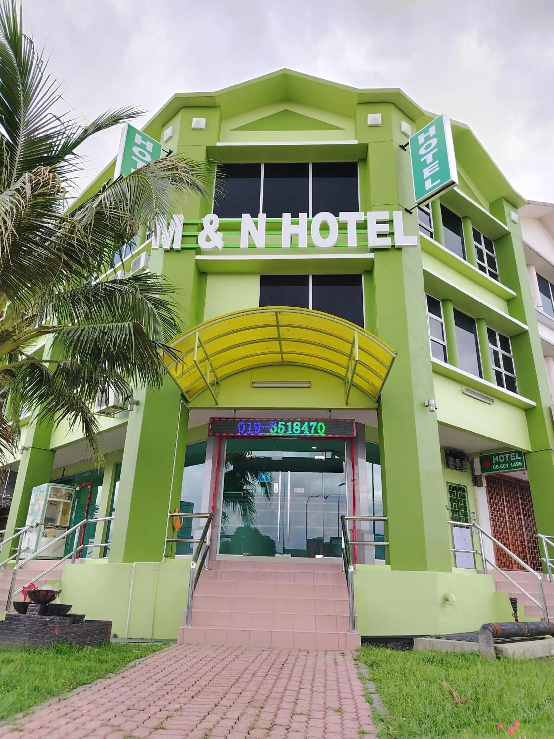 Property building in Hotel O Seremban Near SnowLim Wonderland Formerly M&N Hotel