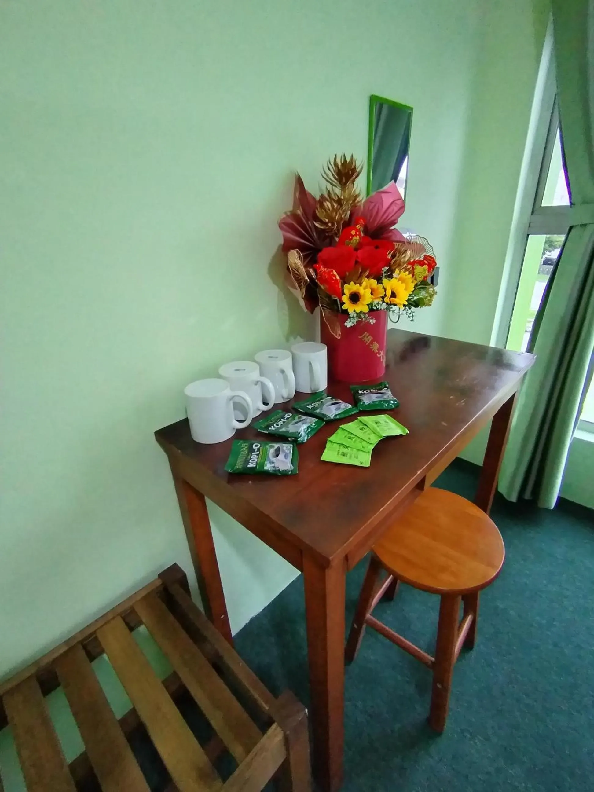 Coffee/tea facilities in Hotel O Seremban Near SnowLim Wonderland Formerly M&N Hotel