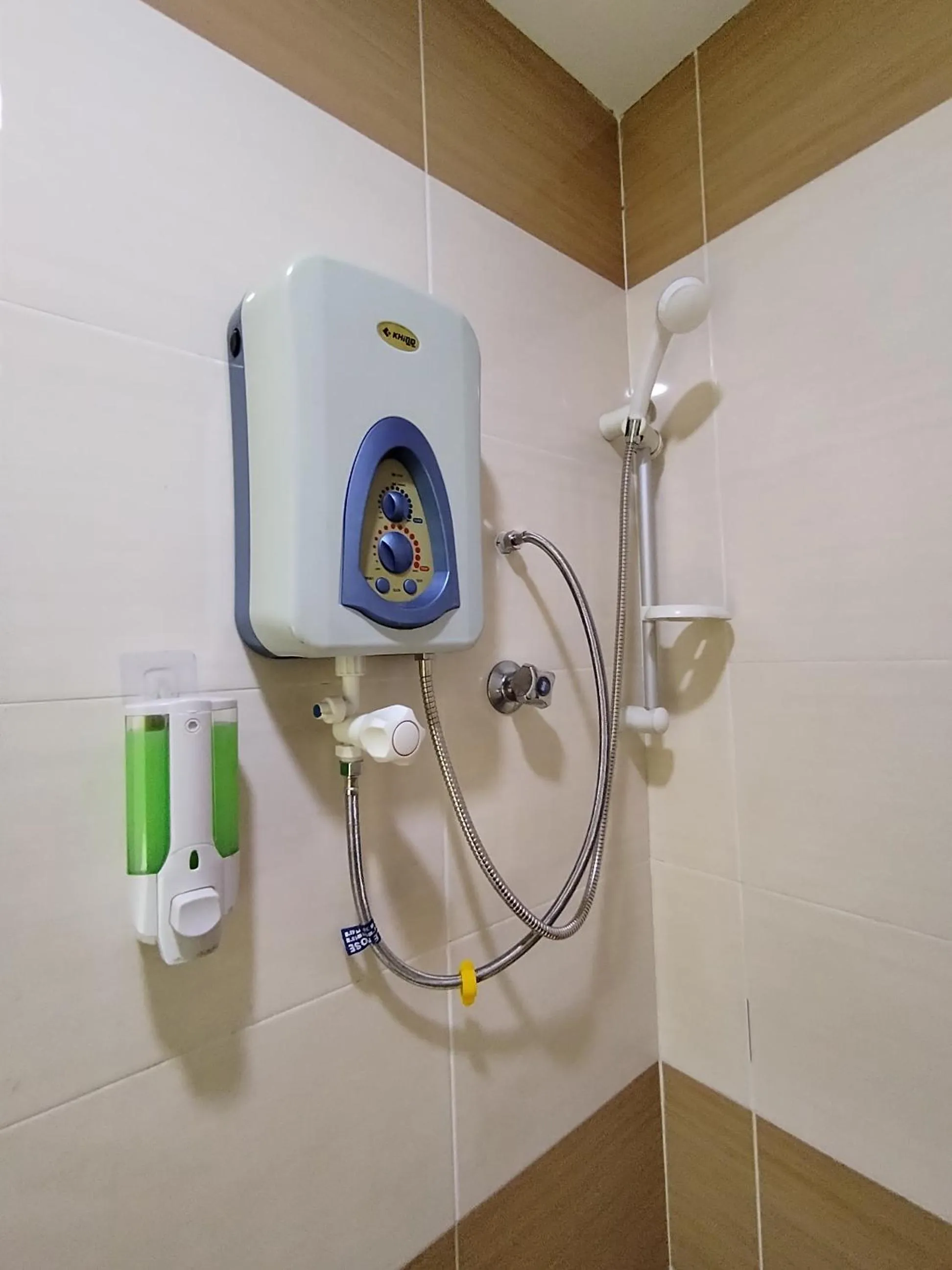 Shower in Hotel O Seremban Near SnowLim Wonderland Formerly M&N Hotel