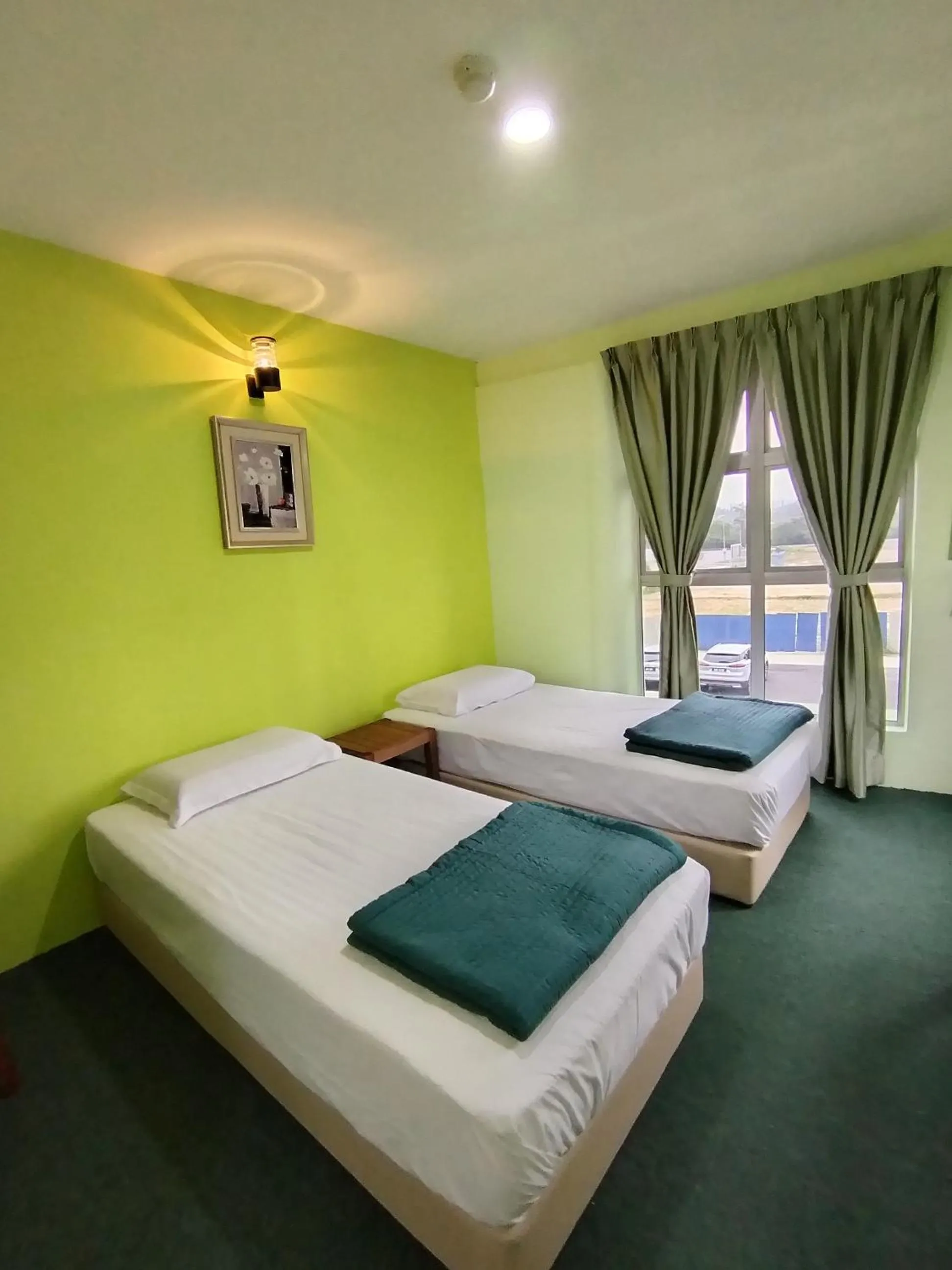 Bed in Hotel O Seremban Near SnowLim Wonderland Formerly M&N Hotel