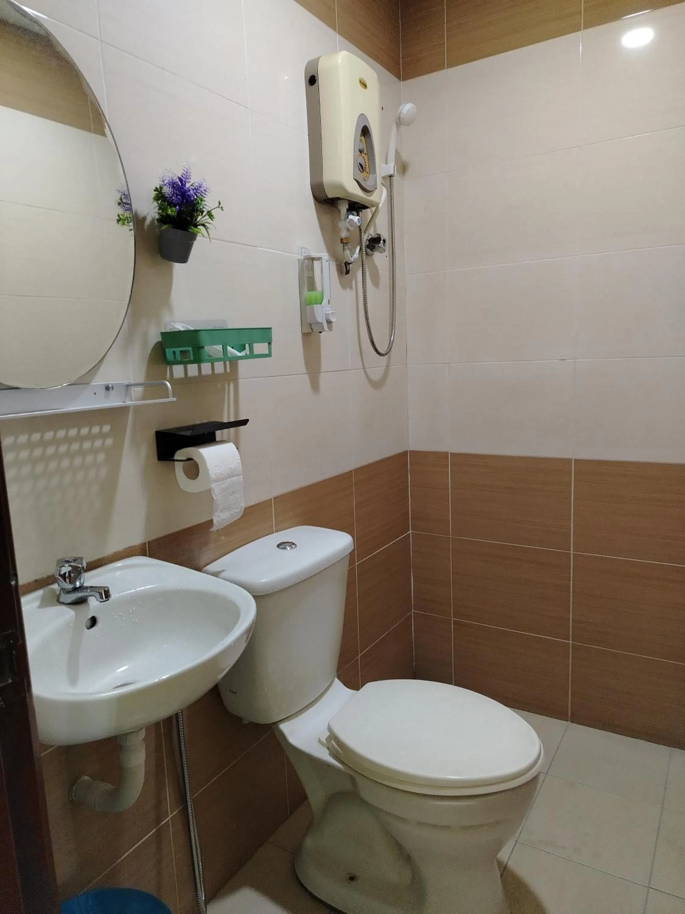 Bathroom in Hotel O Seremban Near SnowLim Wonderland Formerly M&N Hotel