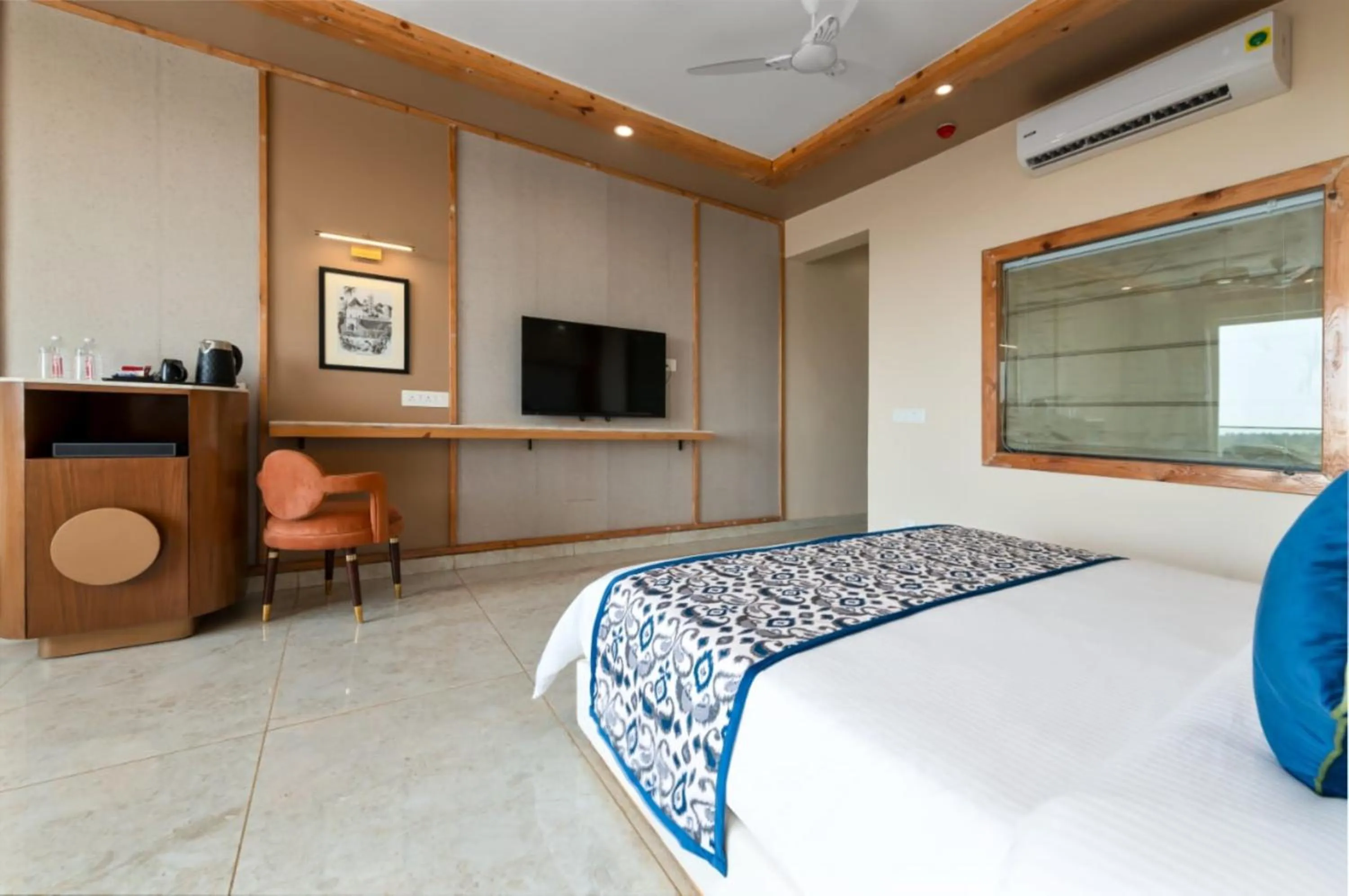 Bed in Grand Continent Morjim