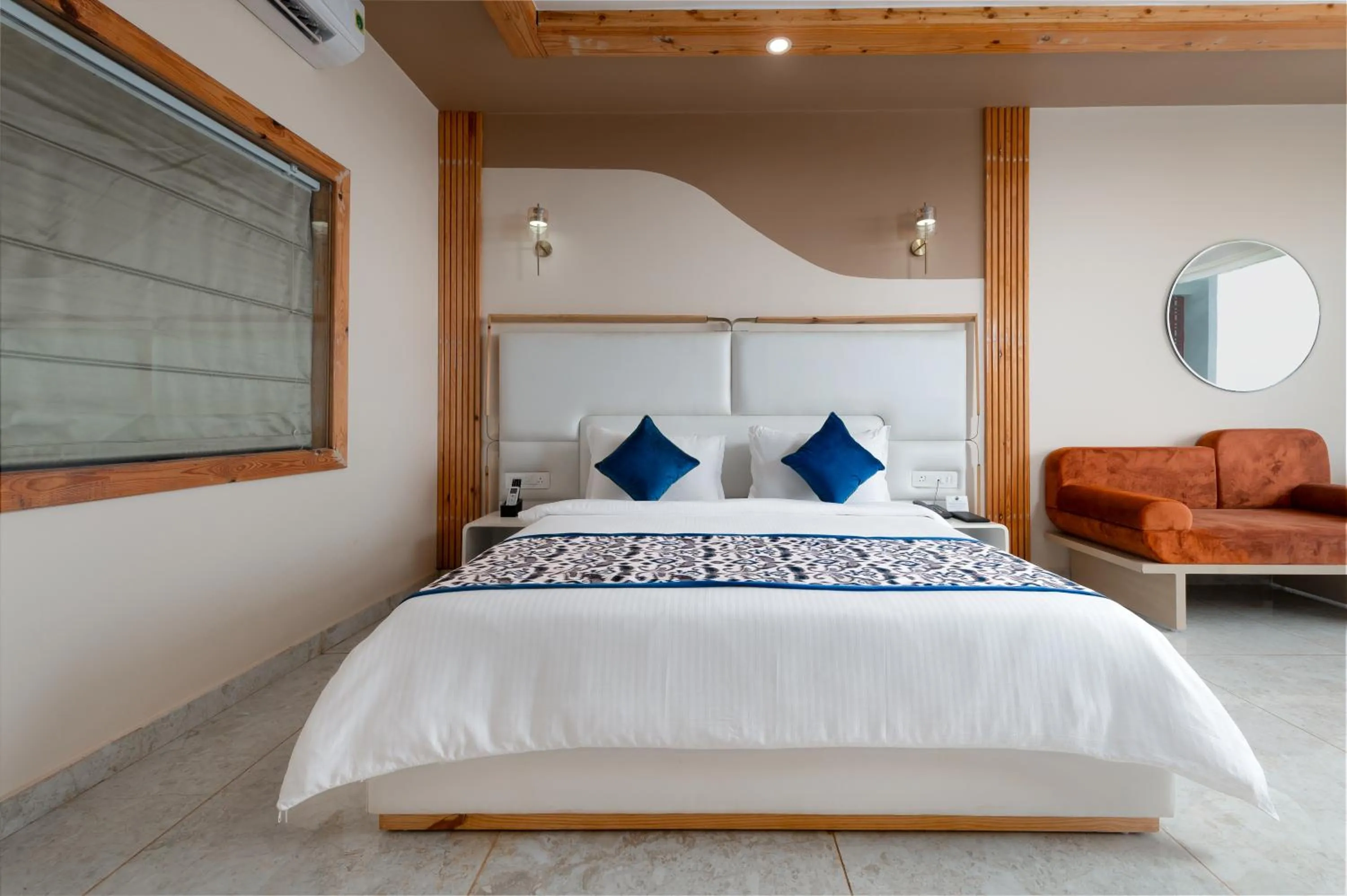 Bed in Grand Continent Morjim