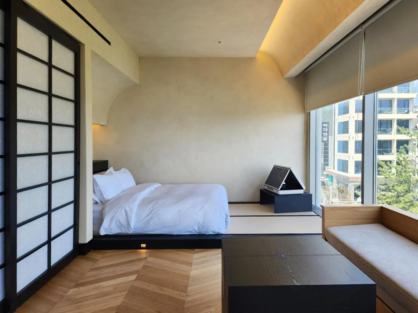 Bedroom, Bed in Ije Busan