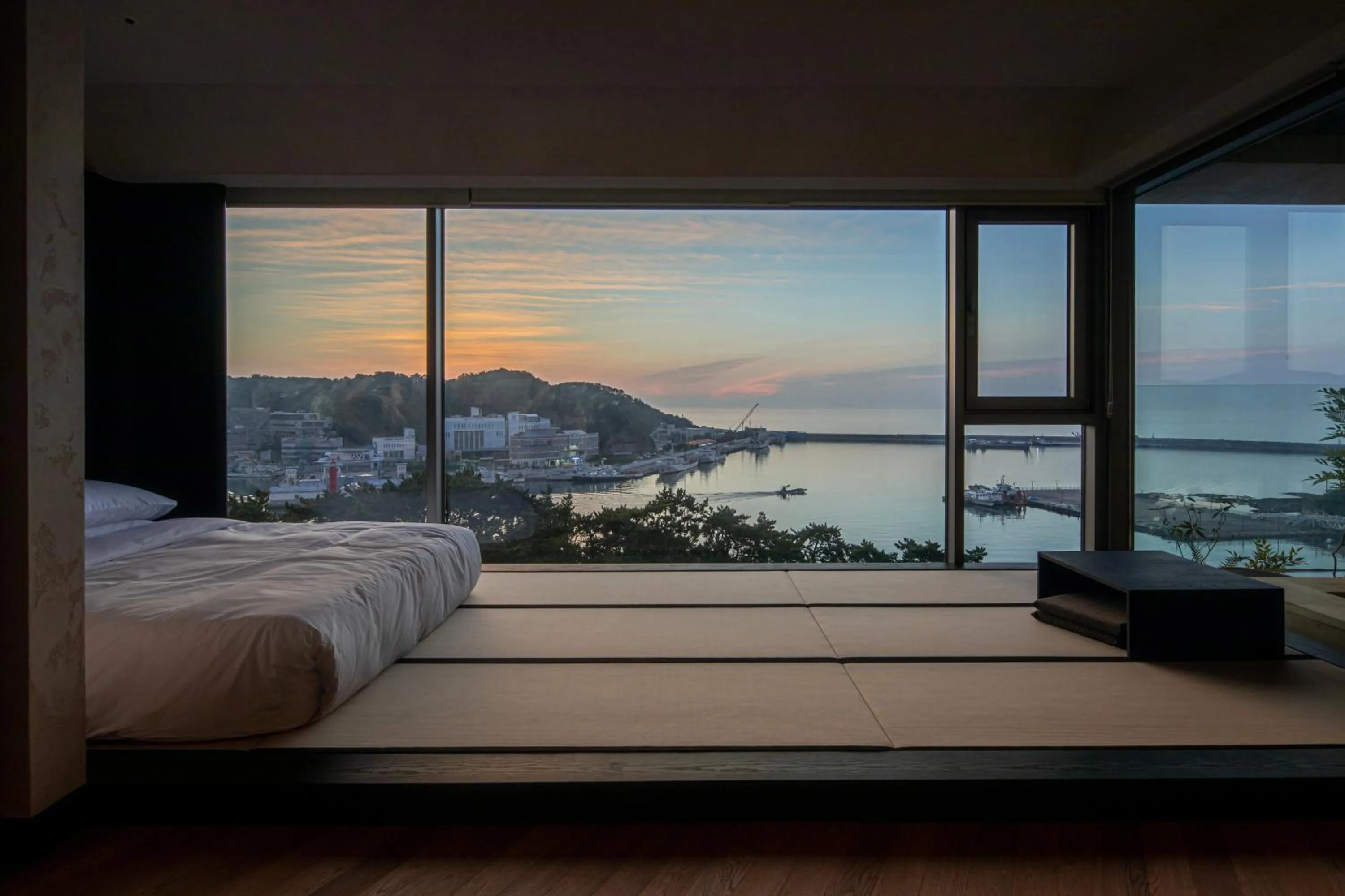 Sea view, Bed in Ije Busan