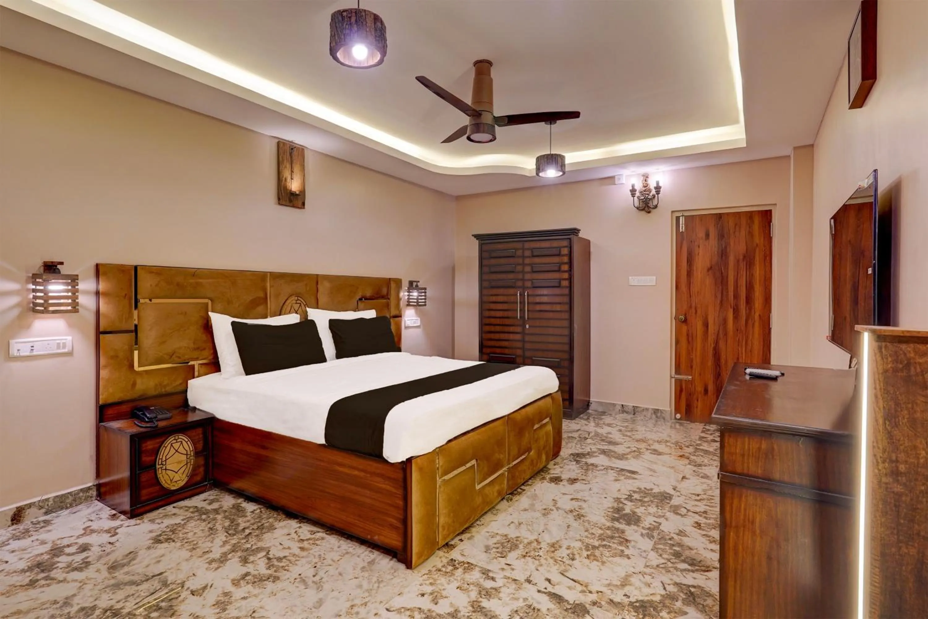 Bedroom, Bed in Super Townhouse NK Vivanta Luxury Rooms