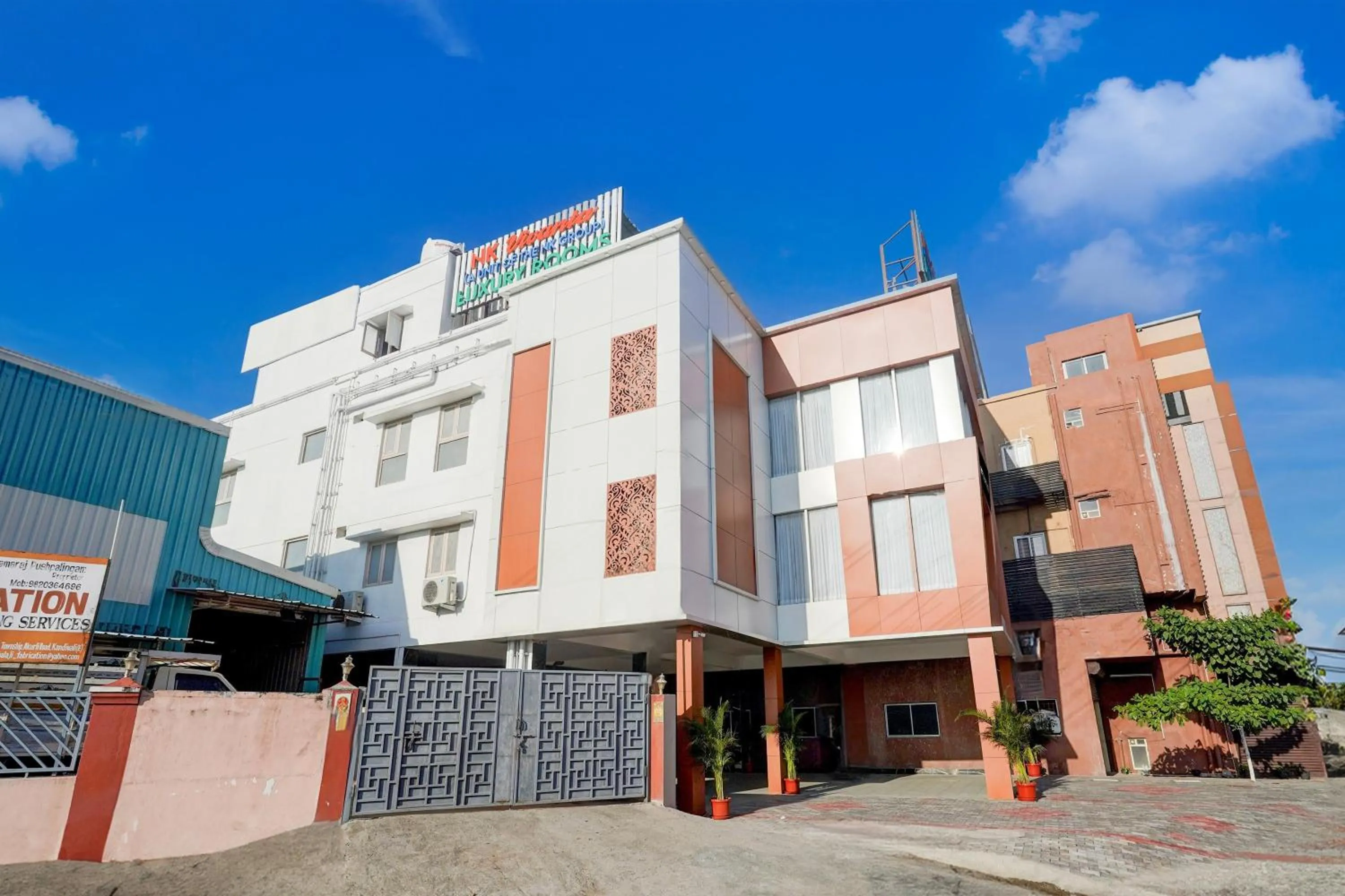 Facade/entrance in Super Townhouse NK Vivanta Luxury Rooms