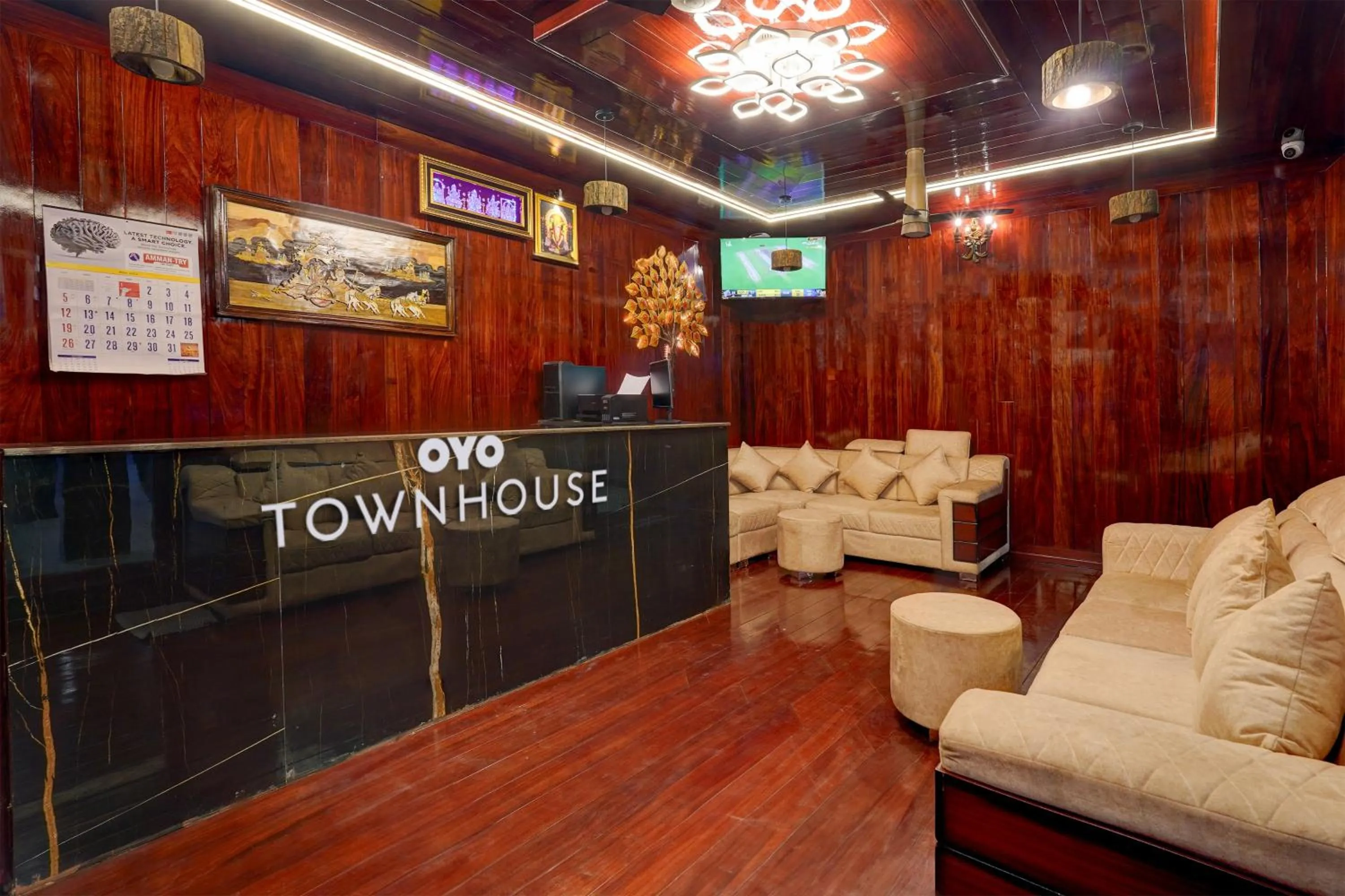 Lobby or reception in Super Townhouse NK Vivanta Luxury Rooms