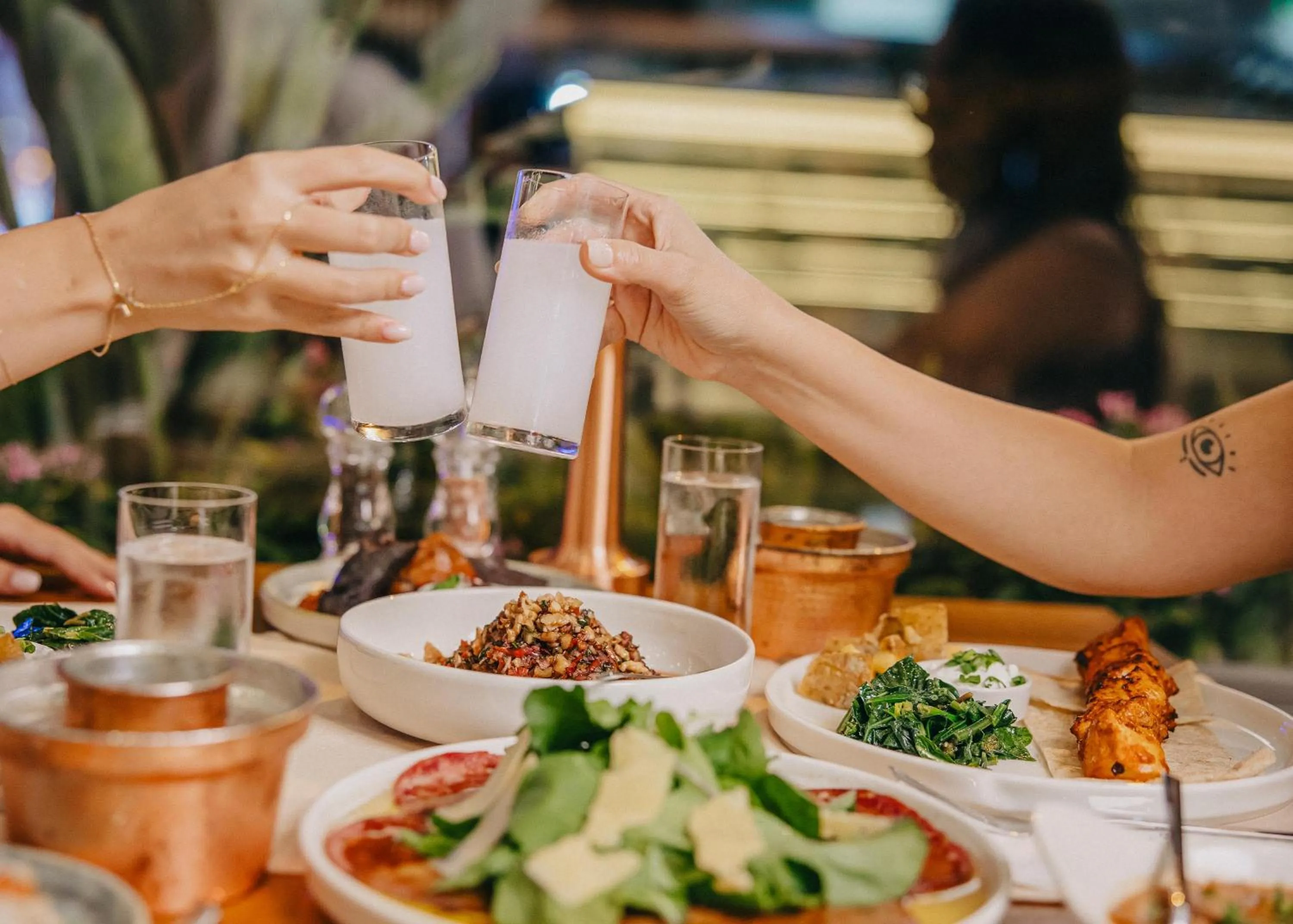 Restaurant/places to eat in Lei Hotel