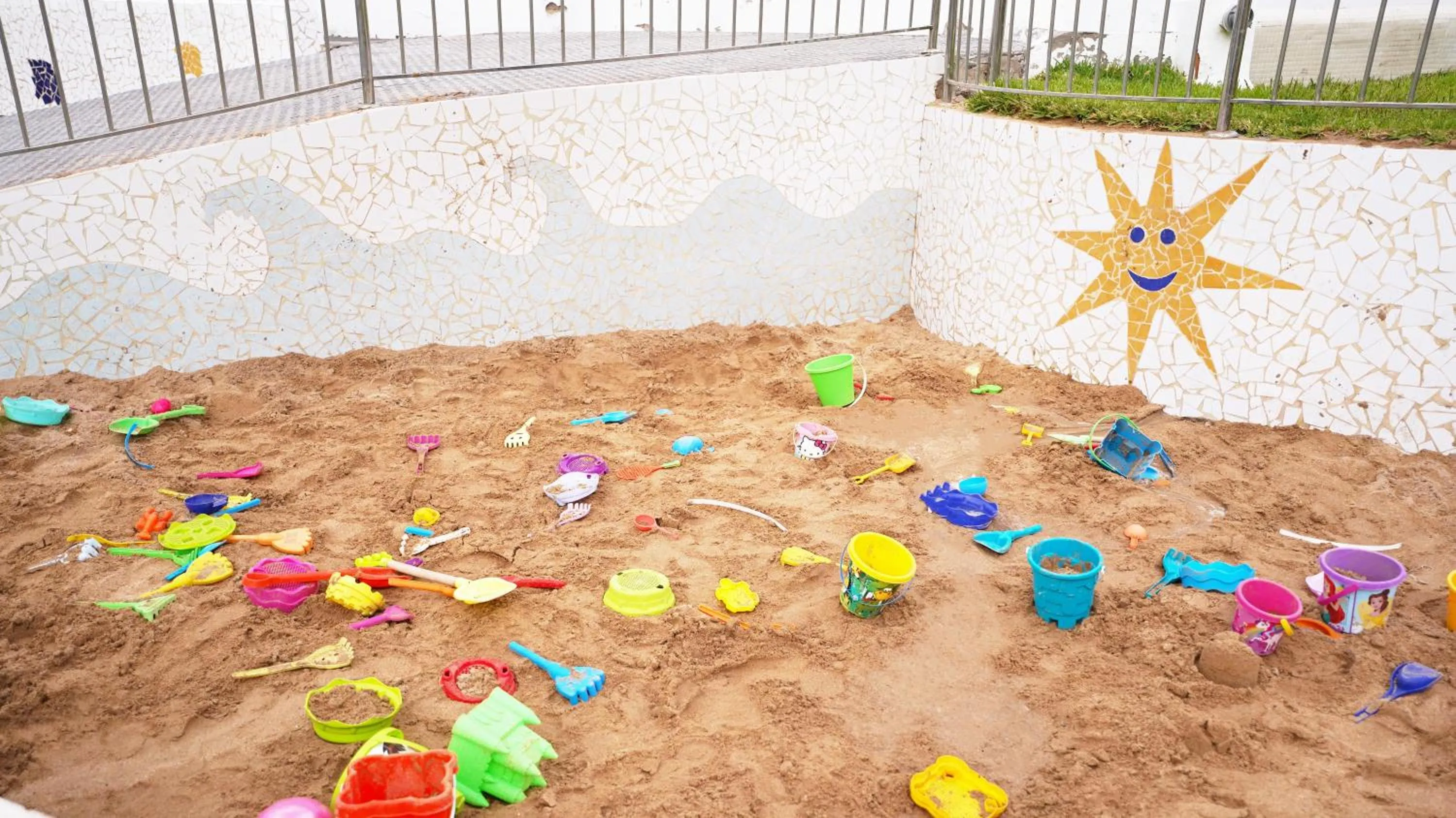 children in Coral Compostela Beach