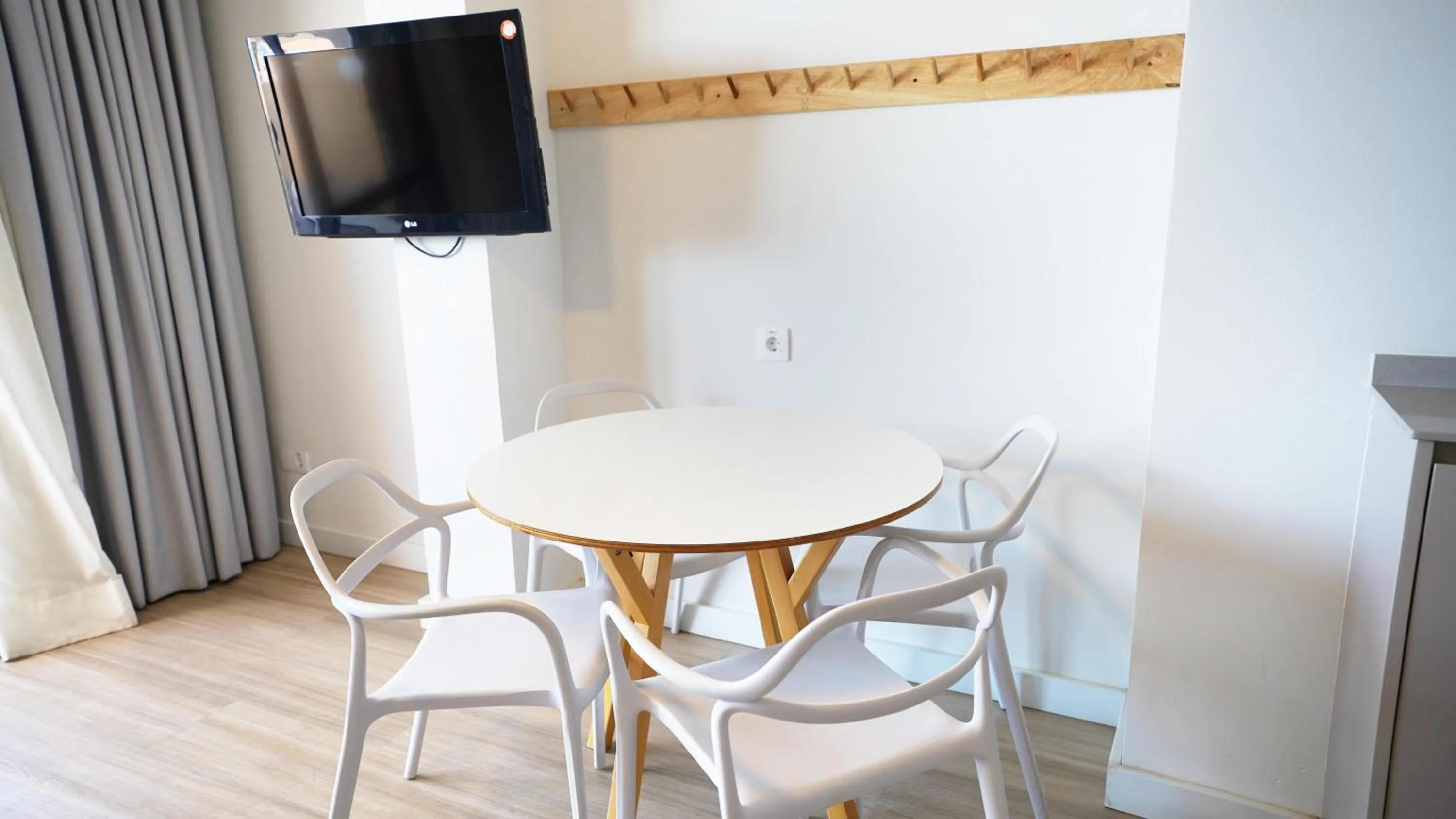 Photo of the whole room in Coral Compostela Beach