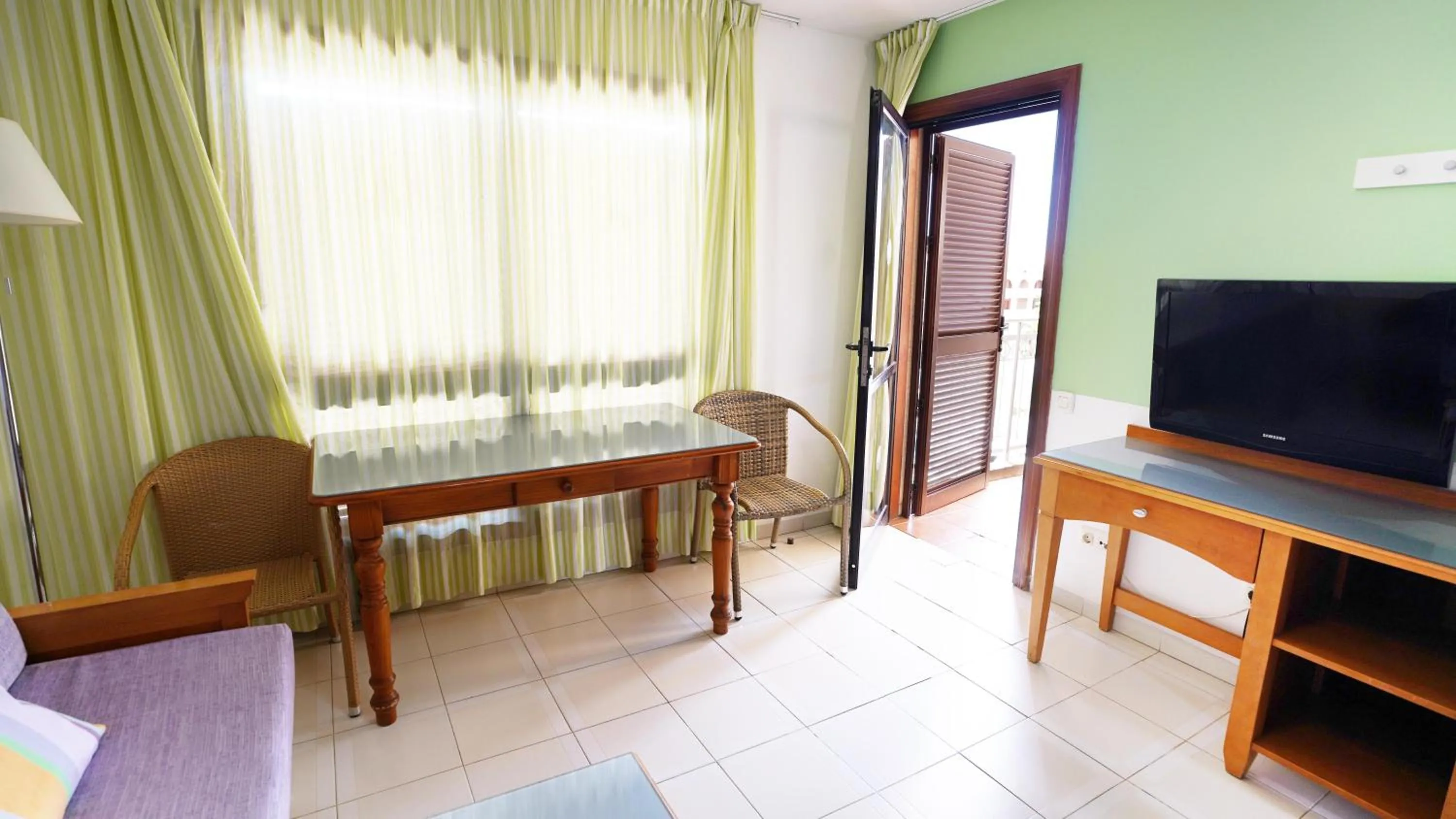 Photo of the whole room in Coral Compostela Beach