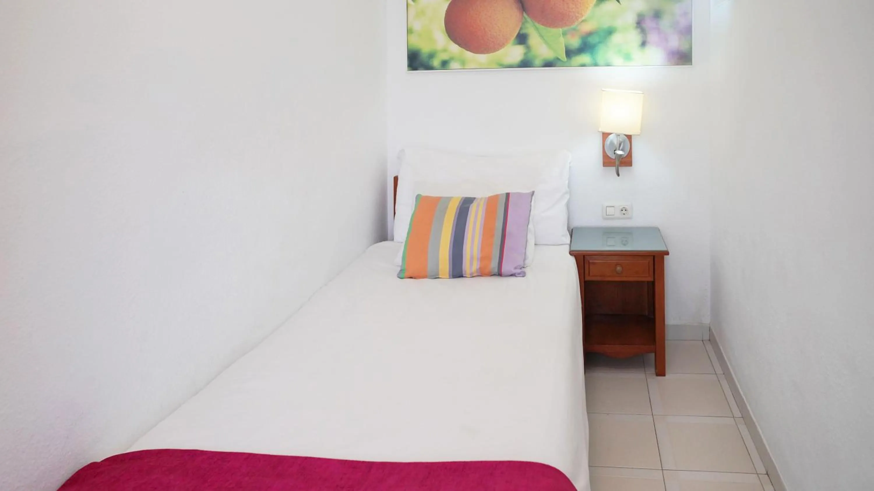 Photo of the whole room, Bed in Coral Compostela Beach