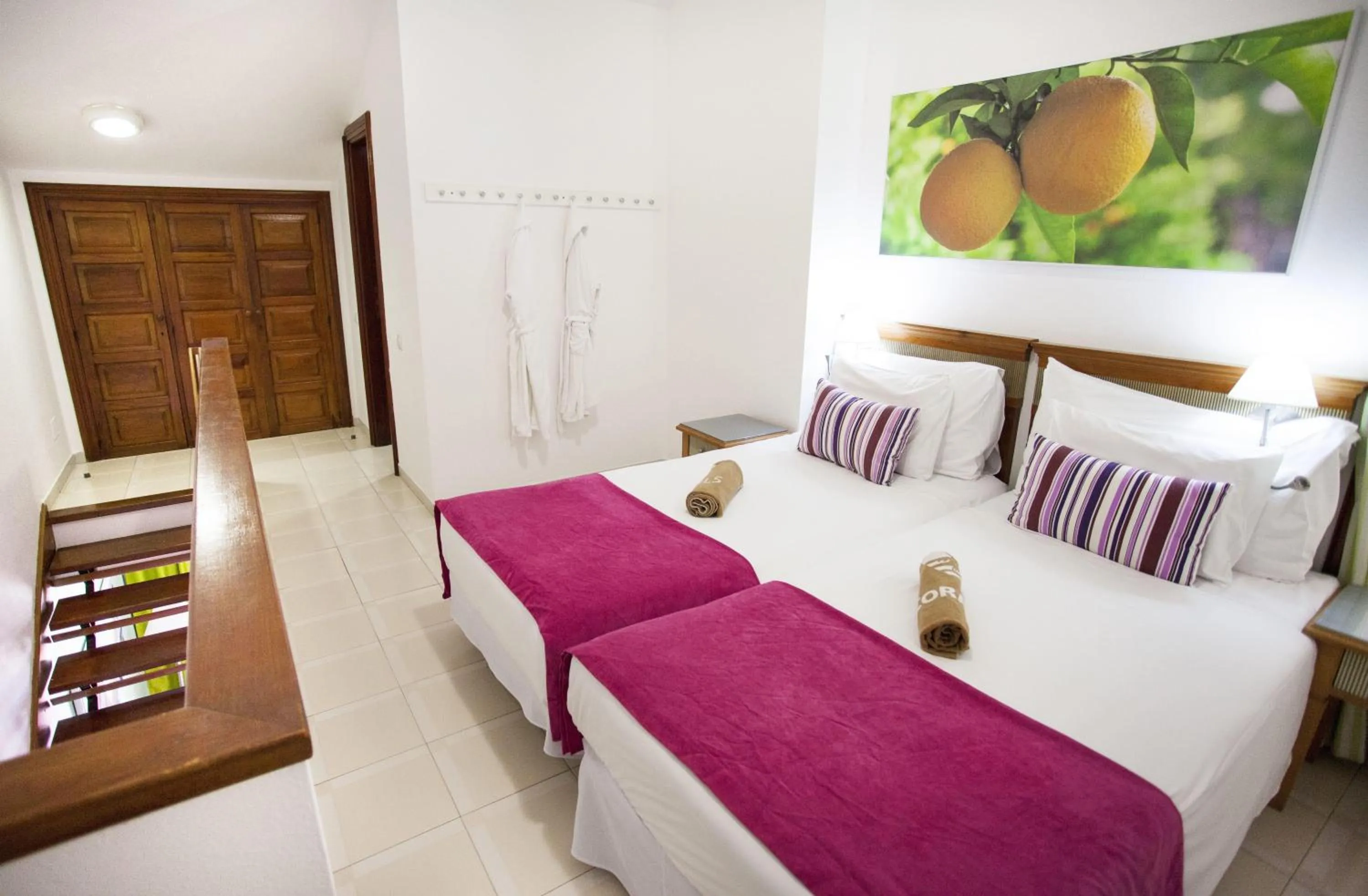 Photo of the whole room, Bed in Coral Compostela Beach