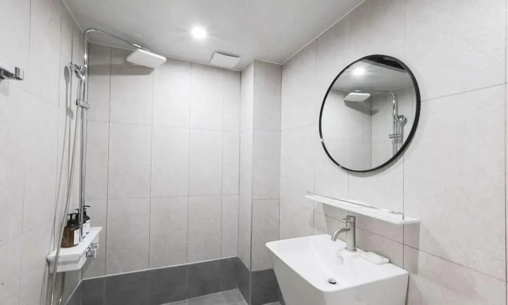 Shower in JECHEON No 25 HOTEL