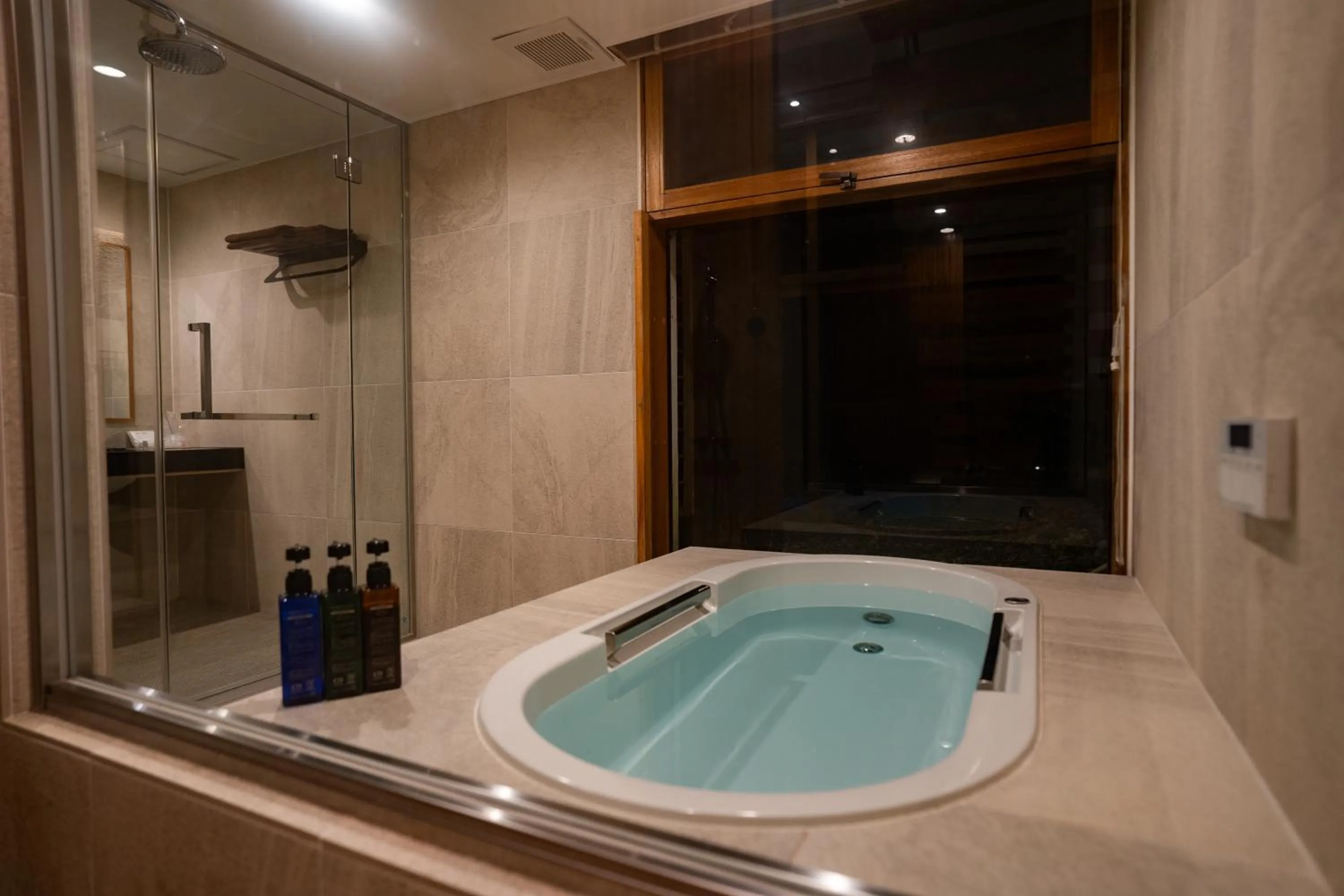 Hot Tub in Secret Villas by Relapool