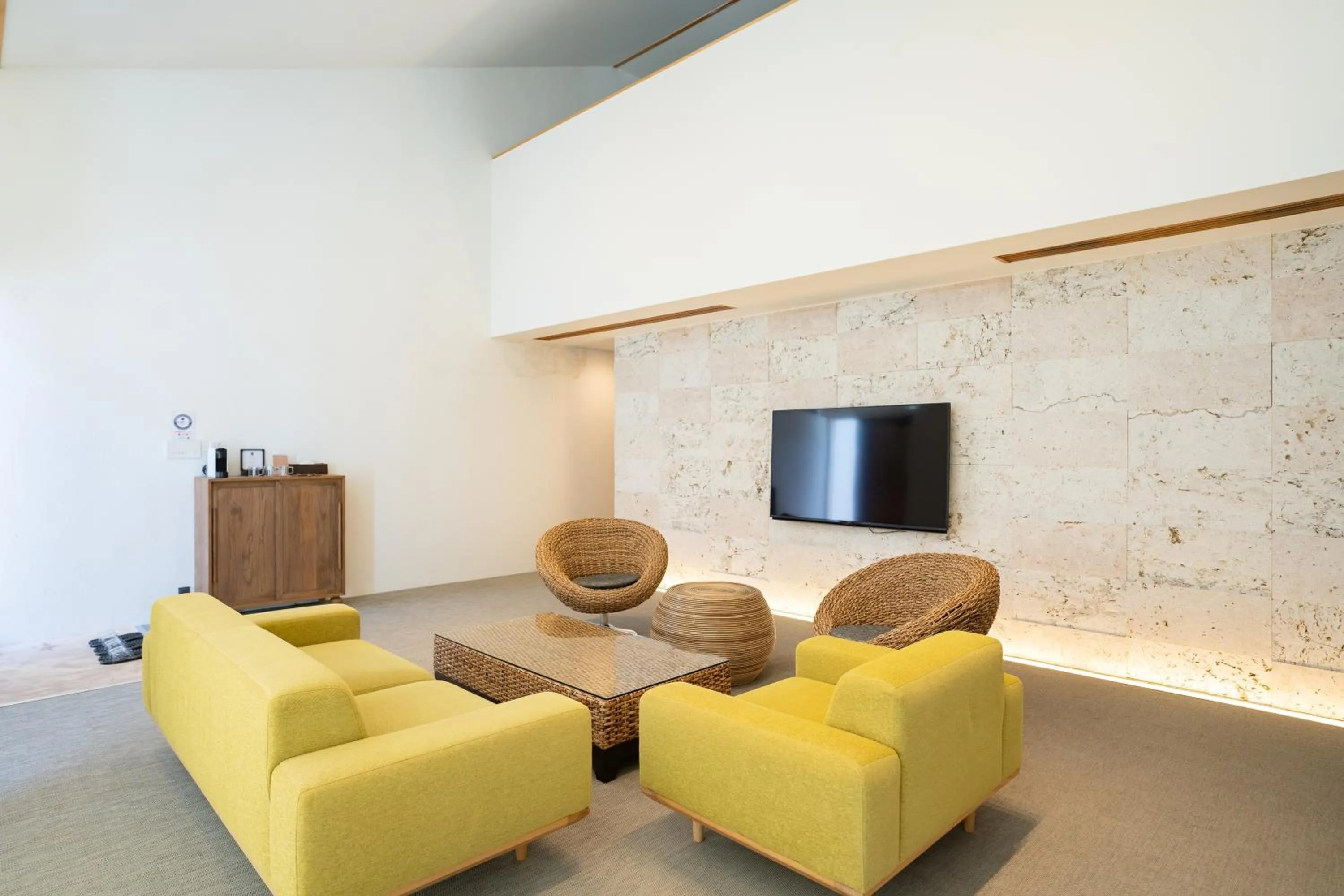 Living room in Secret Villas by Relapool