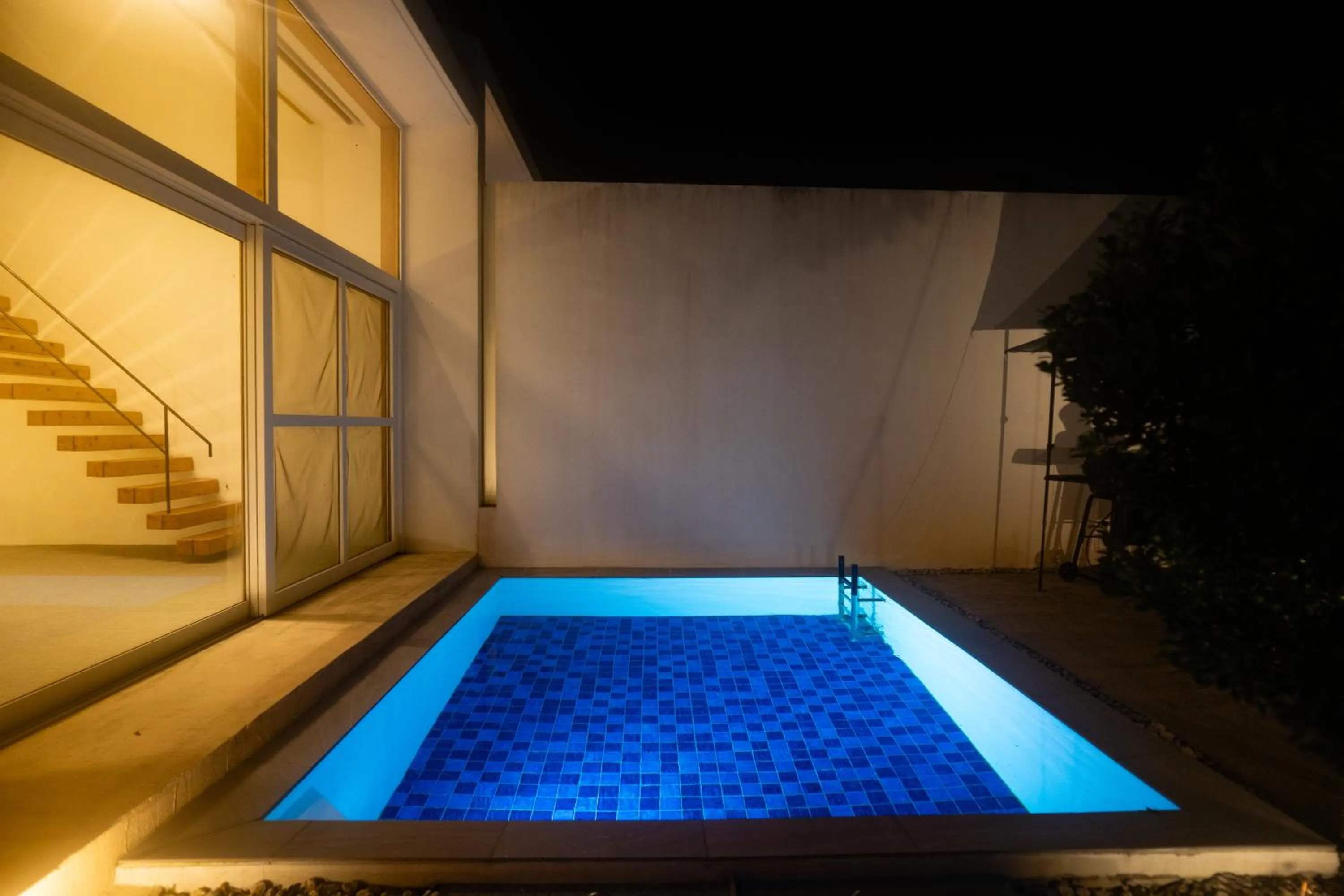 Pool view in Secret Villas by Relapool